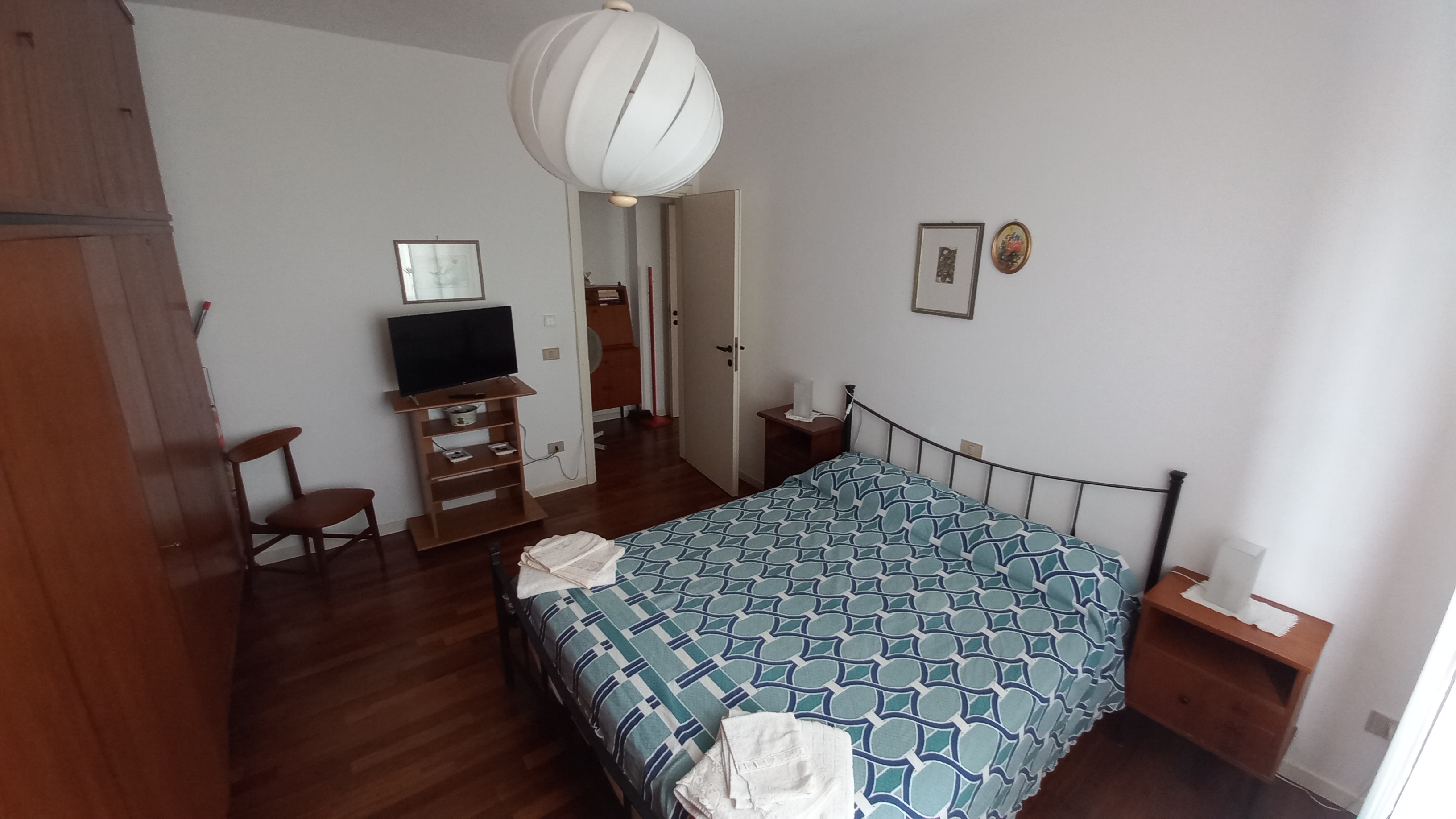 Apartment near the center/station/embarks.