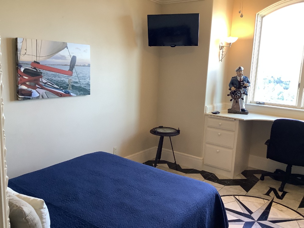 Old Kinderhook Castle Houses for Rent in Lake of the Ozarks, Missouri