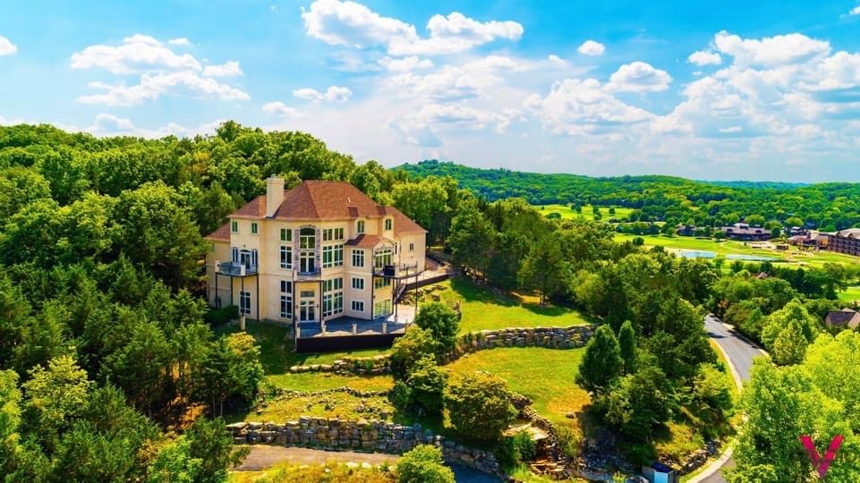 Old Kinderhook Castle Houses for Rent in Lake of the Ozarks, Missouri
