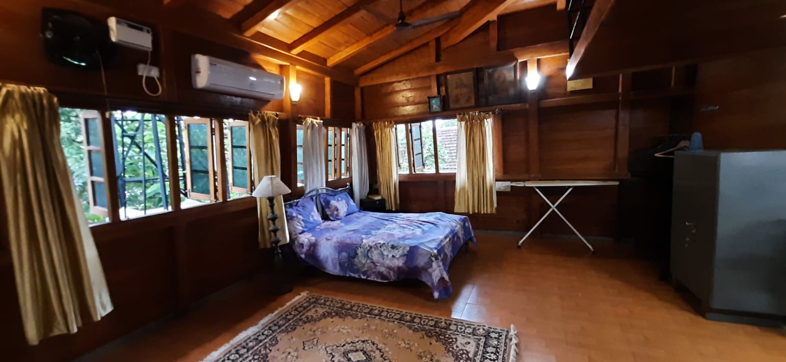 An adorable, spacious, quiet and comfy WFH space
