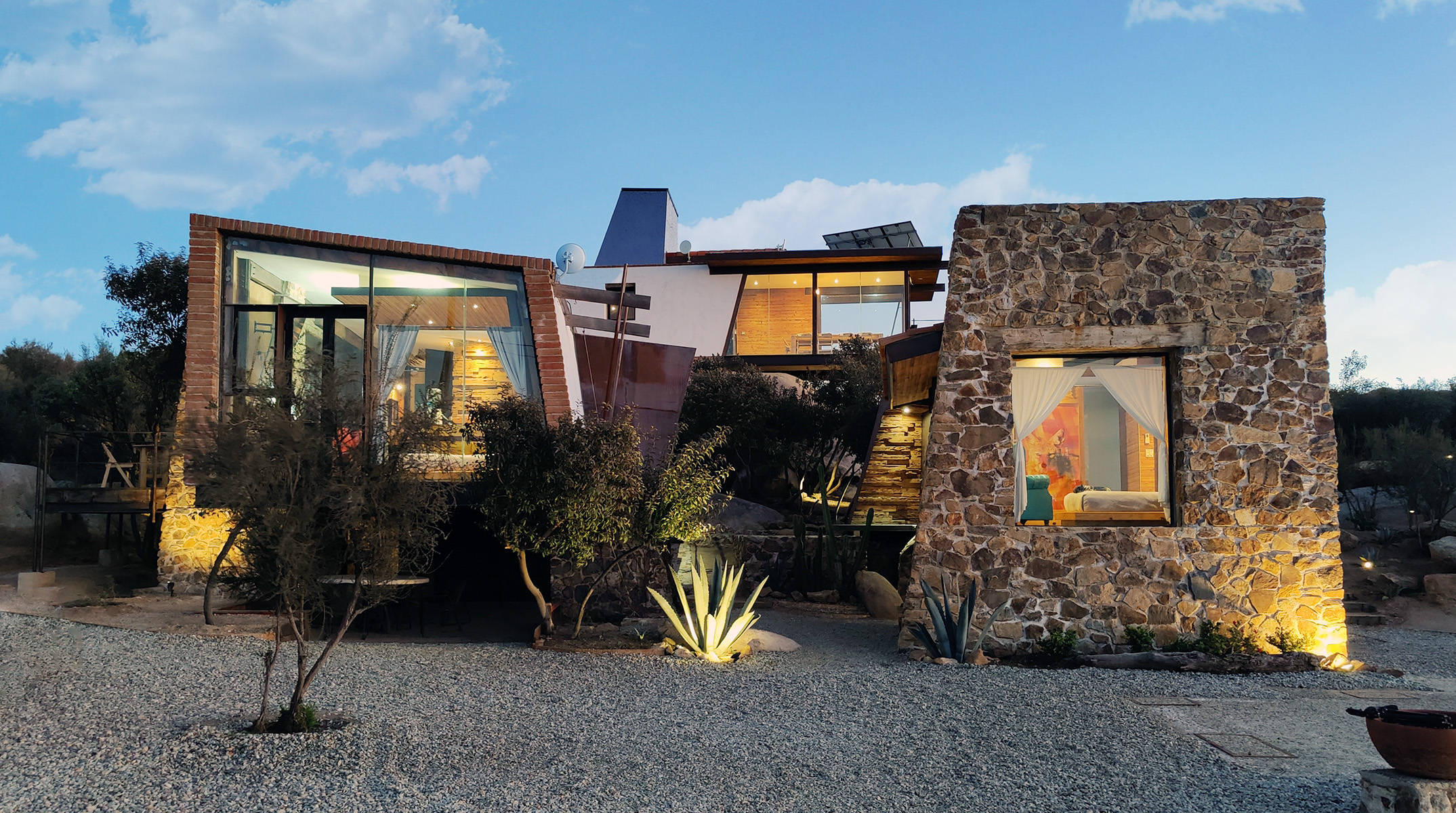 Spacious house, unique design and spectacular views