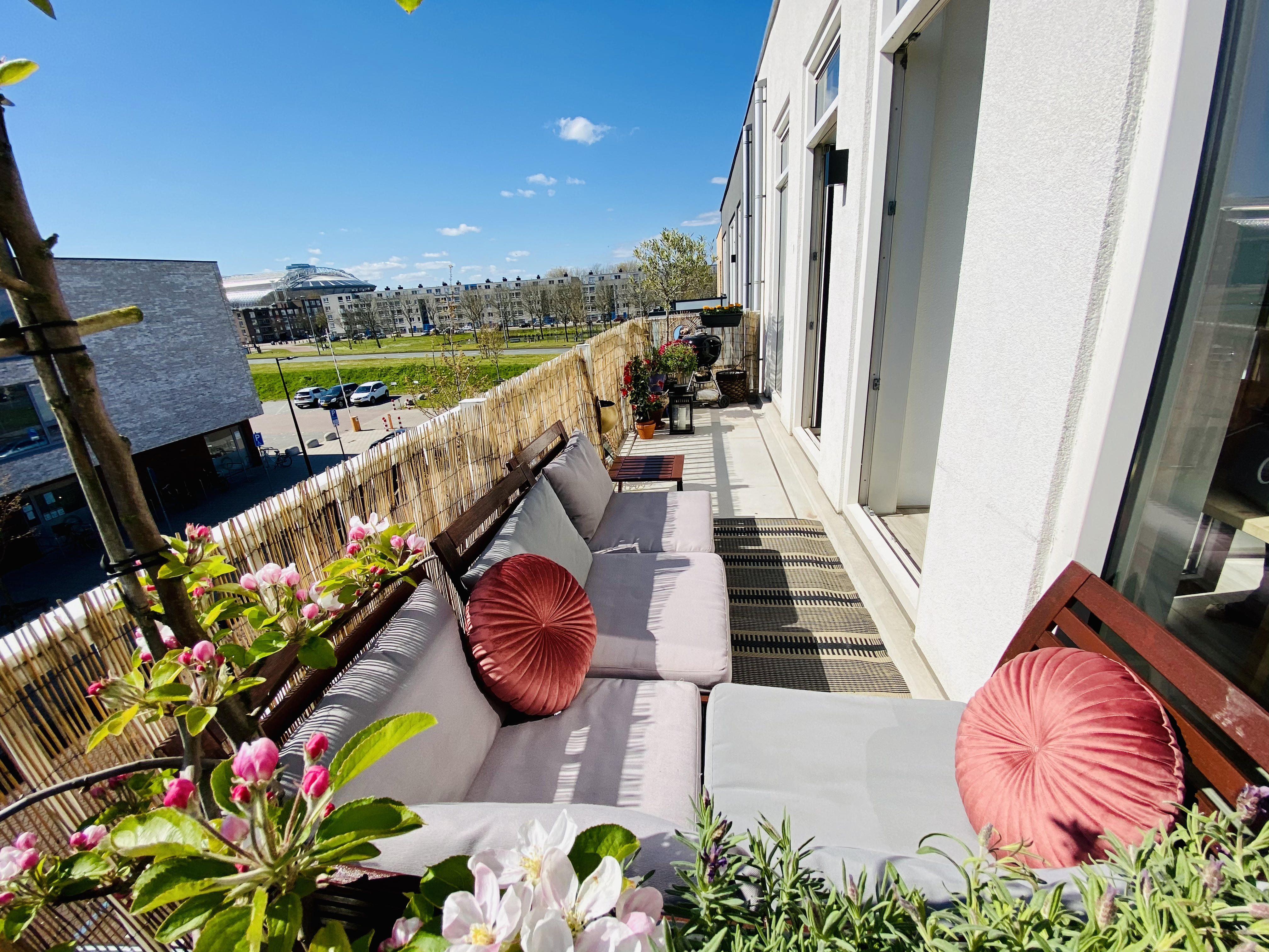 Spacious 92m apartment with balcony — Amsterdam stay