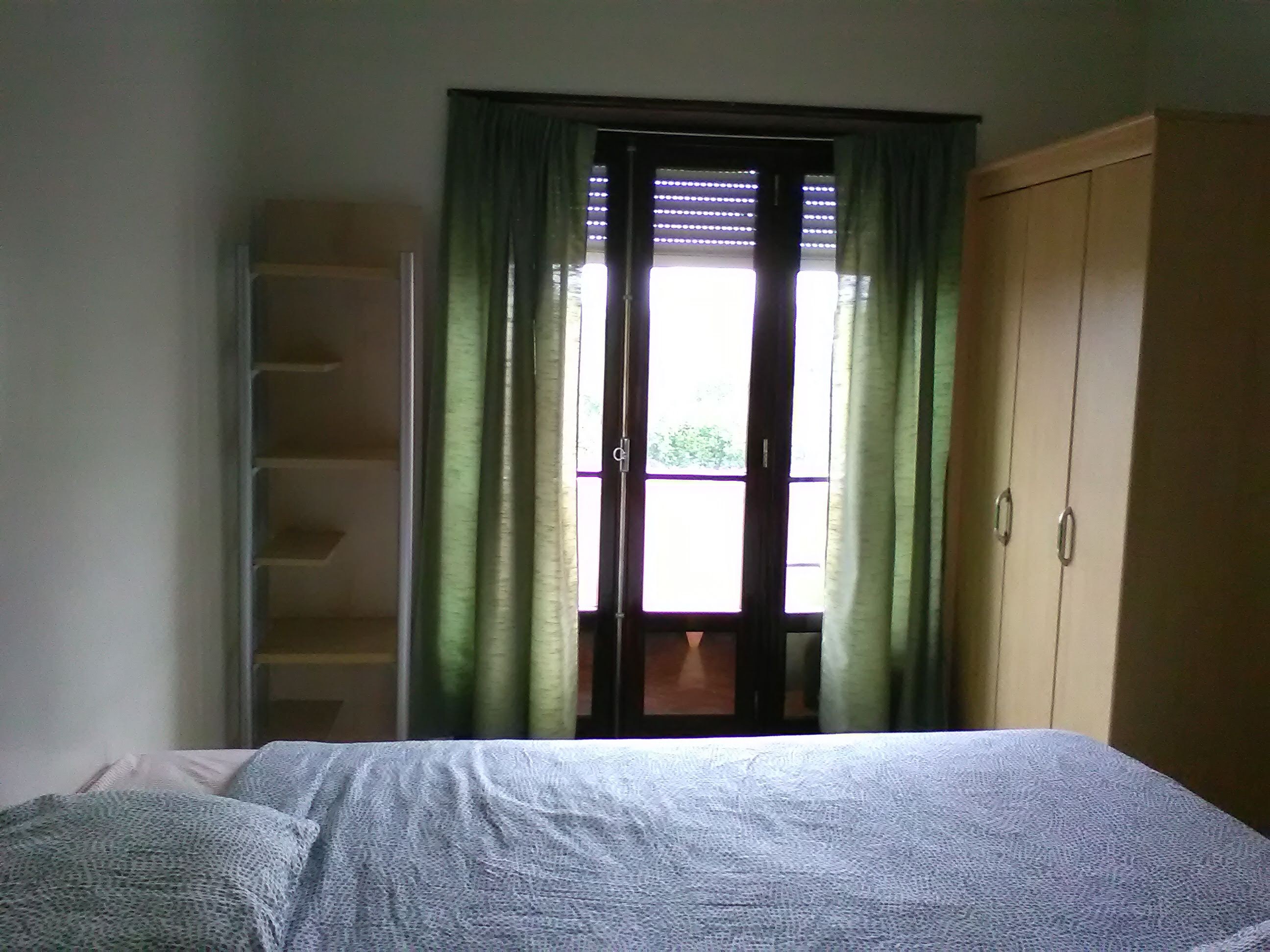 Quarto c/ varanda, quadrado Tercena. in Barcarena, Lisbon