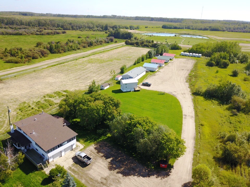 Cozy Lakeside Cabin Cottages for Rent in Lac la Biche, Alberta