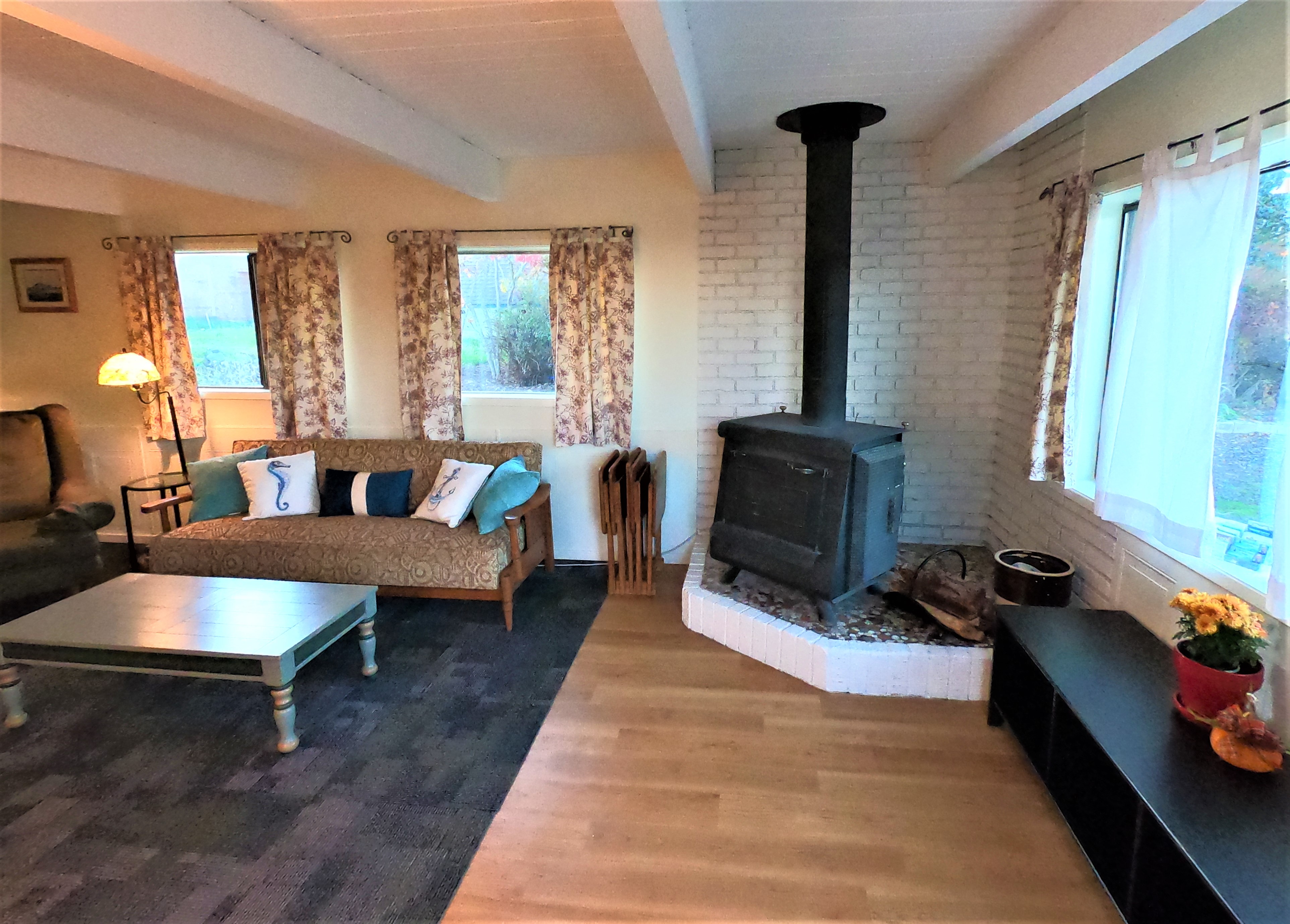 Sequim Dungeness Charming Guest Cottage Guest suites for Rent in