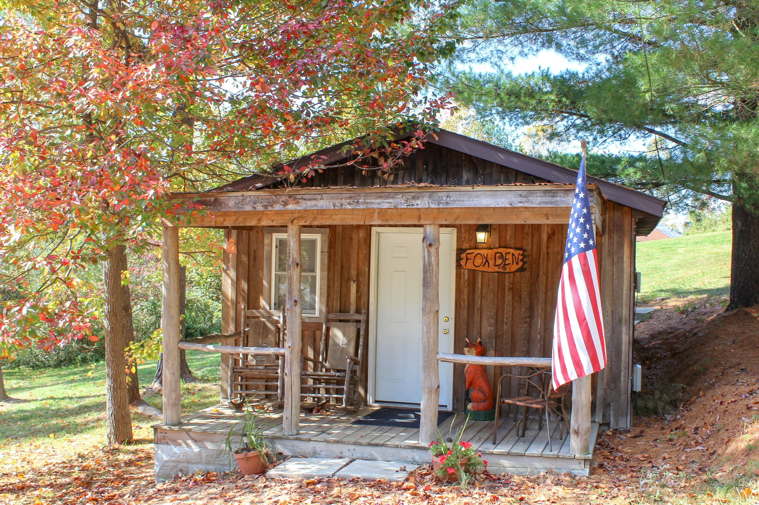 Adorable Hocking Hills Couples Cabin w/ Hot Tub Cabins for Rent in