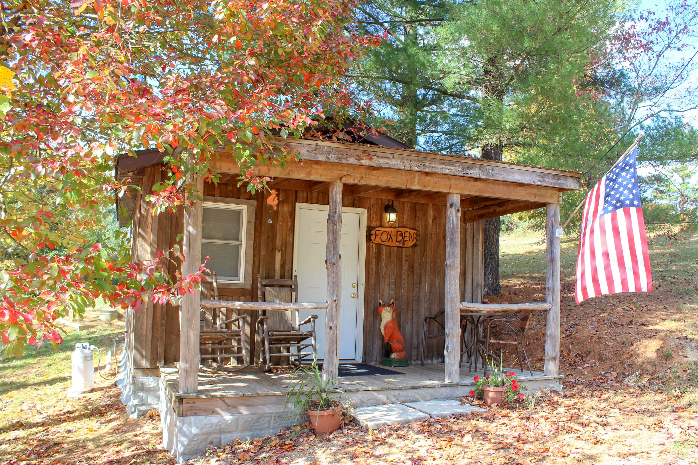 Adorable Hocking Hills Couples Cabin w/ Hot Tub Cabins for Rent in