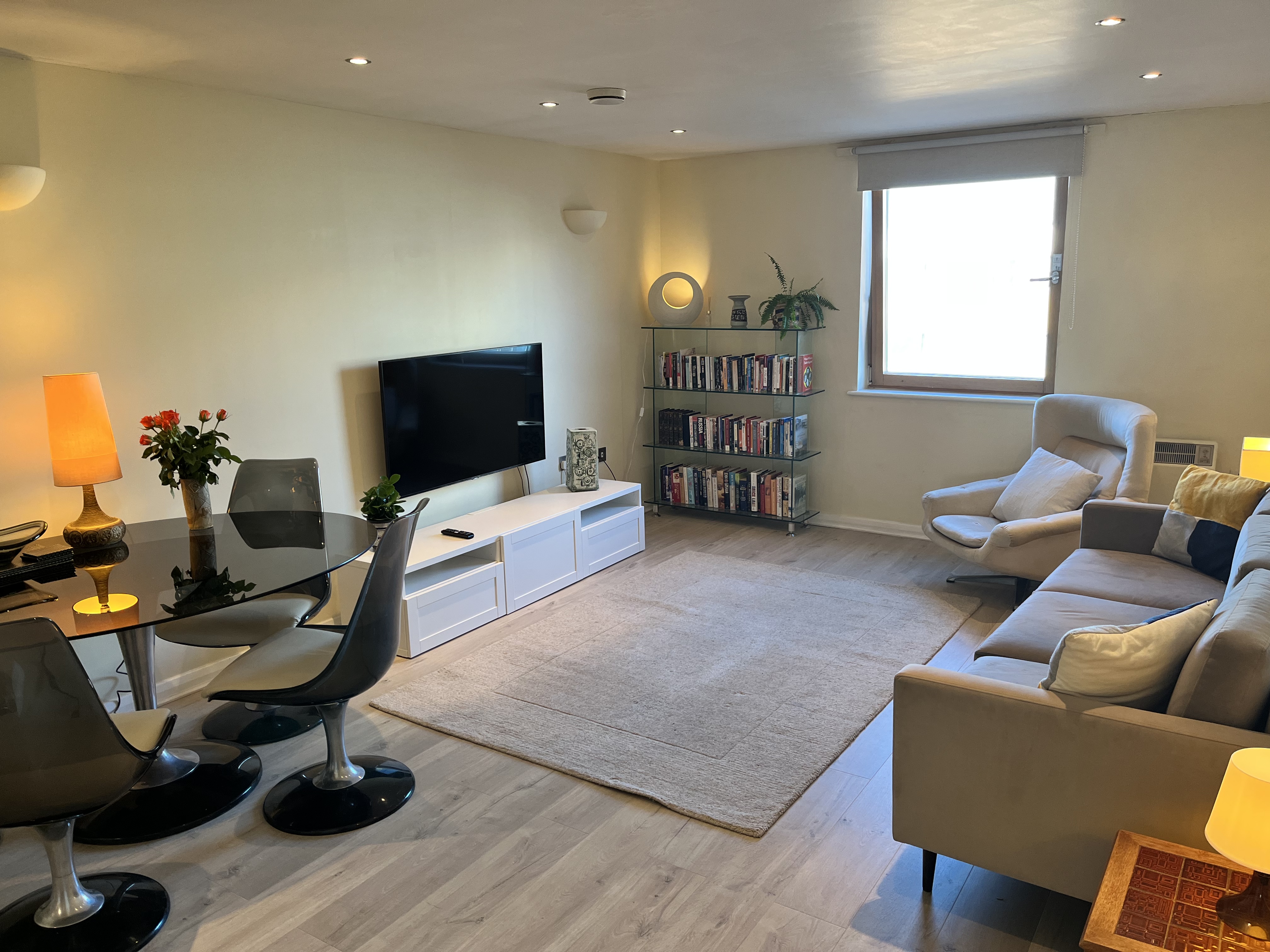 Stunning 2 bedroom Fulham Riverside Flat Free WIFI