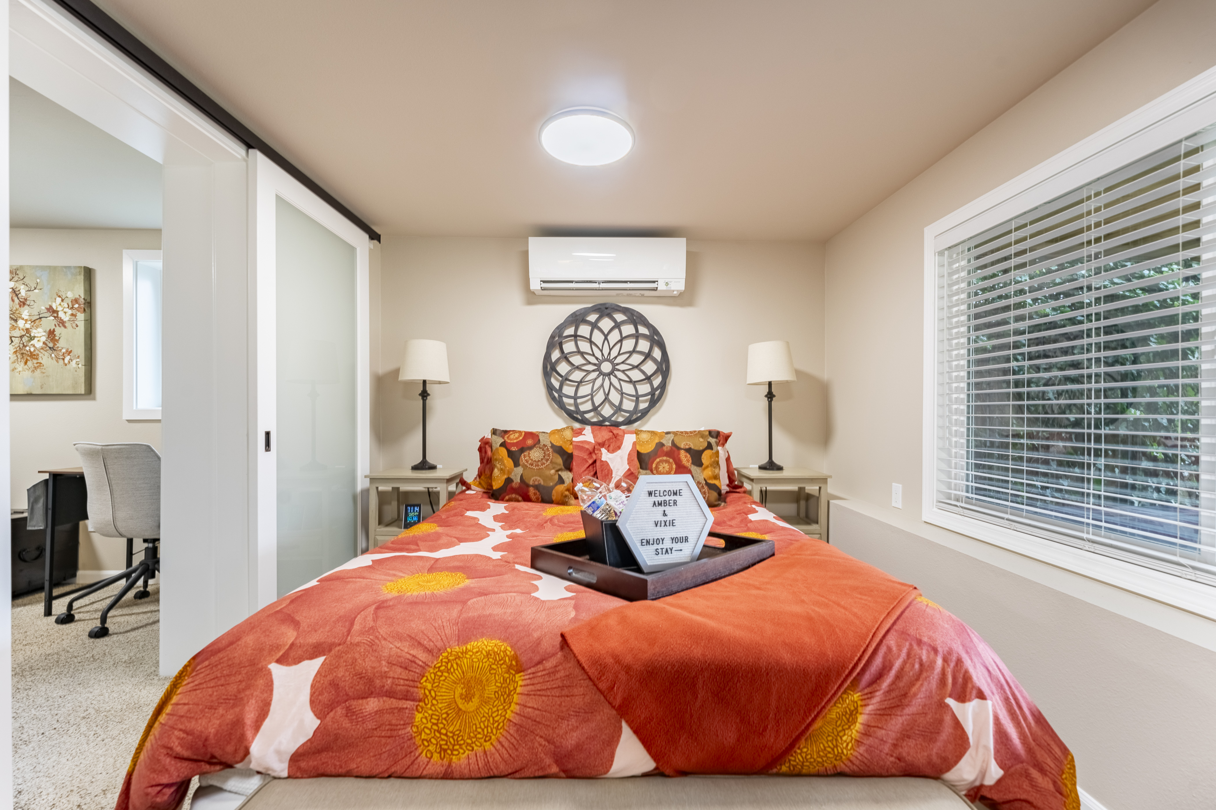 Cozy Suite, Covered Backyard Patio, Walk to Climate Pledge