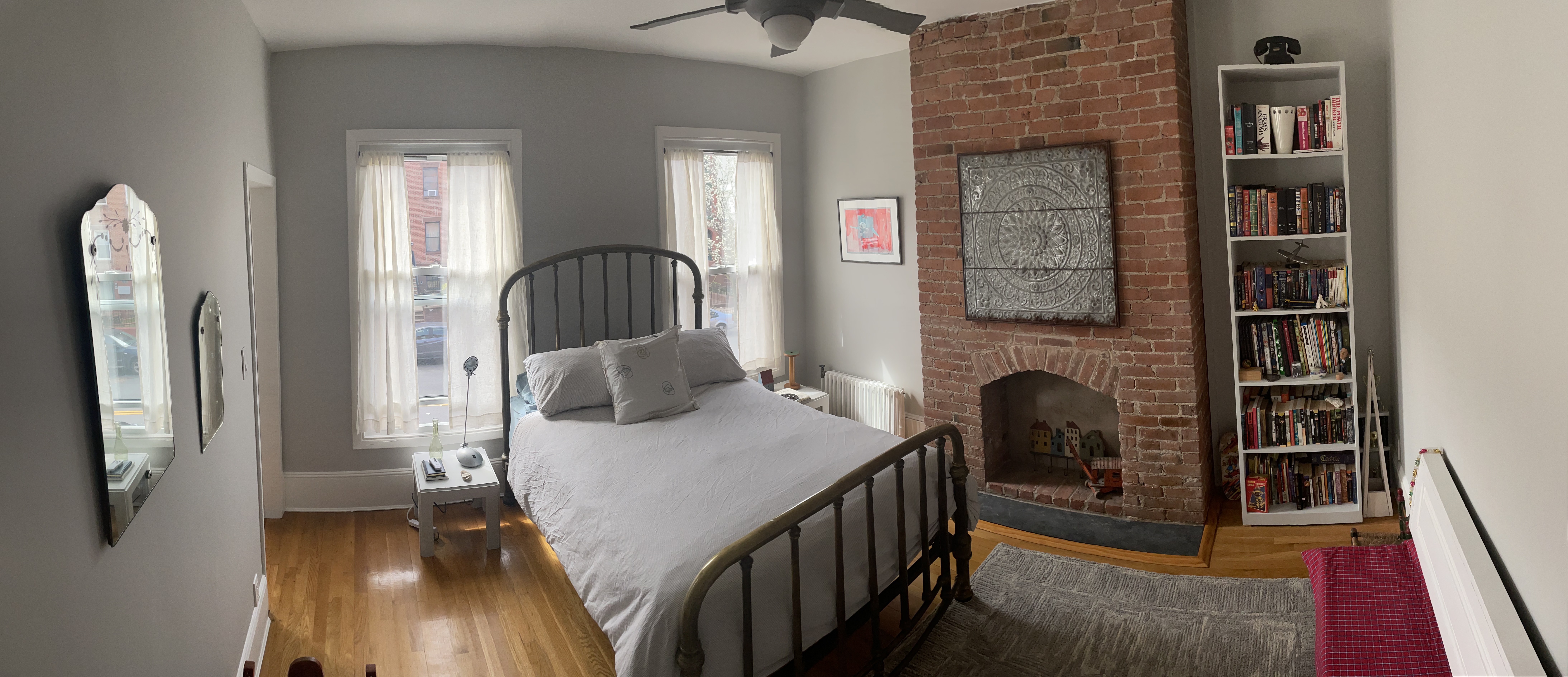 Top-floor, wood-frame farmhouse, 2BR/bath.