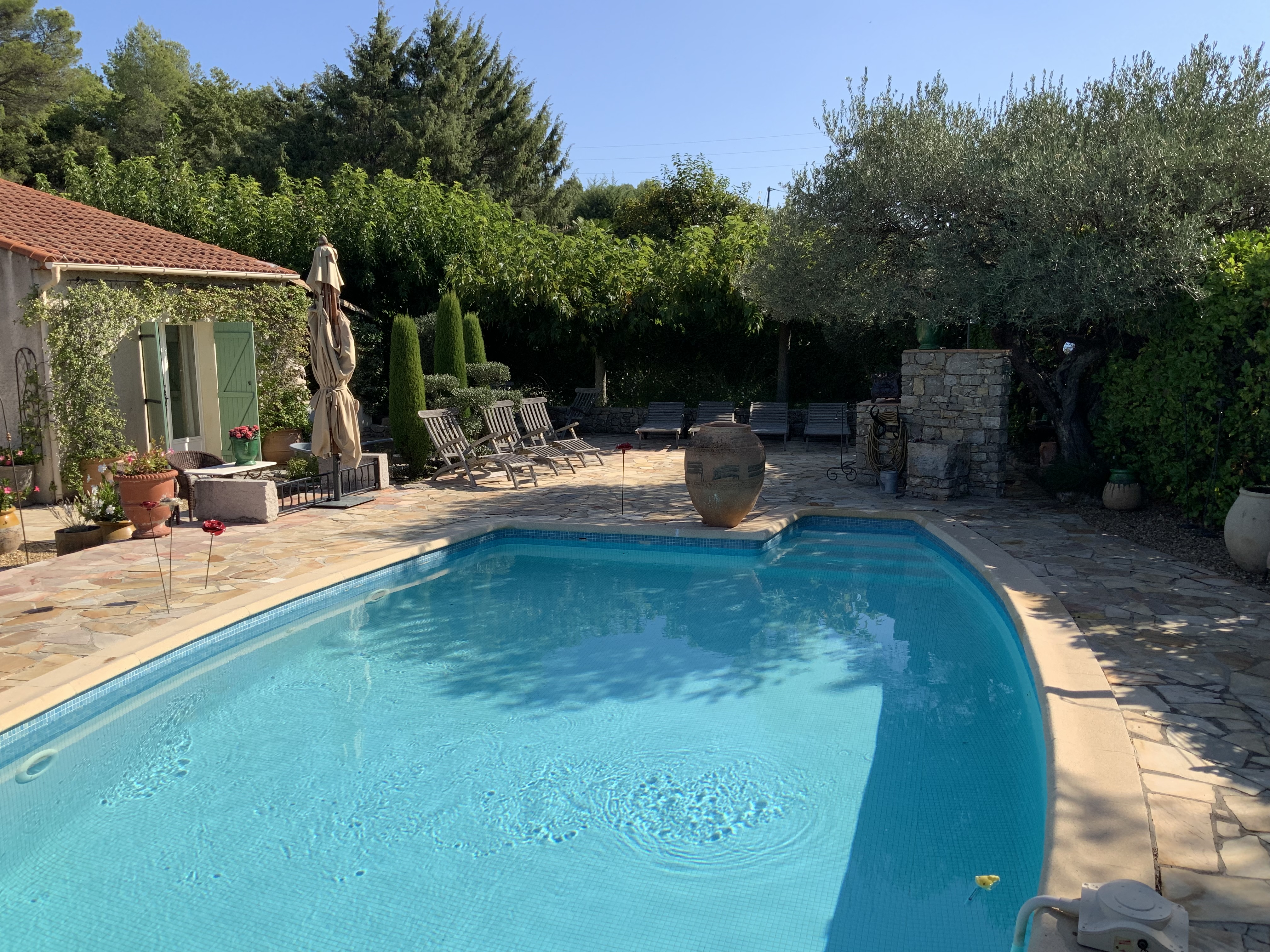 Beautifully furnished vacation home with pool