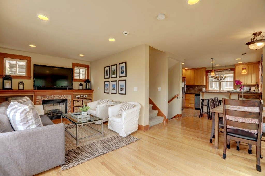 Spacious W/3 Masters in Fabulous Fremont Seattle