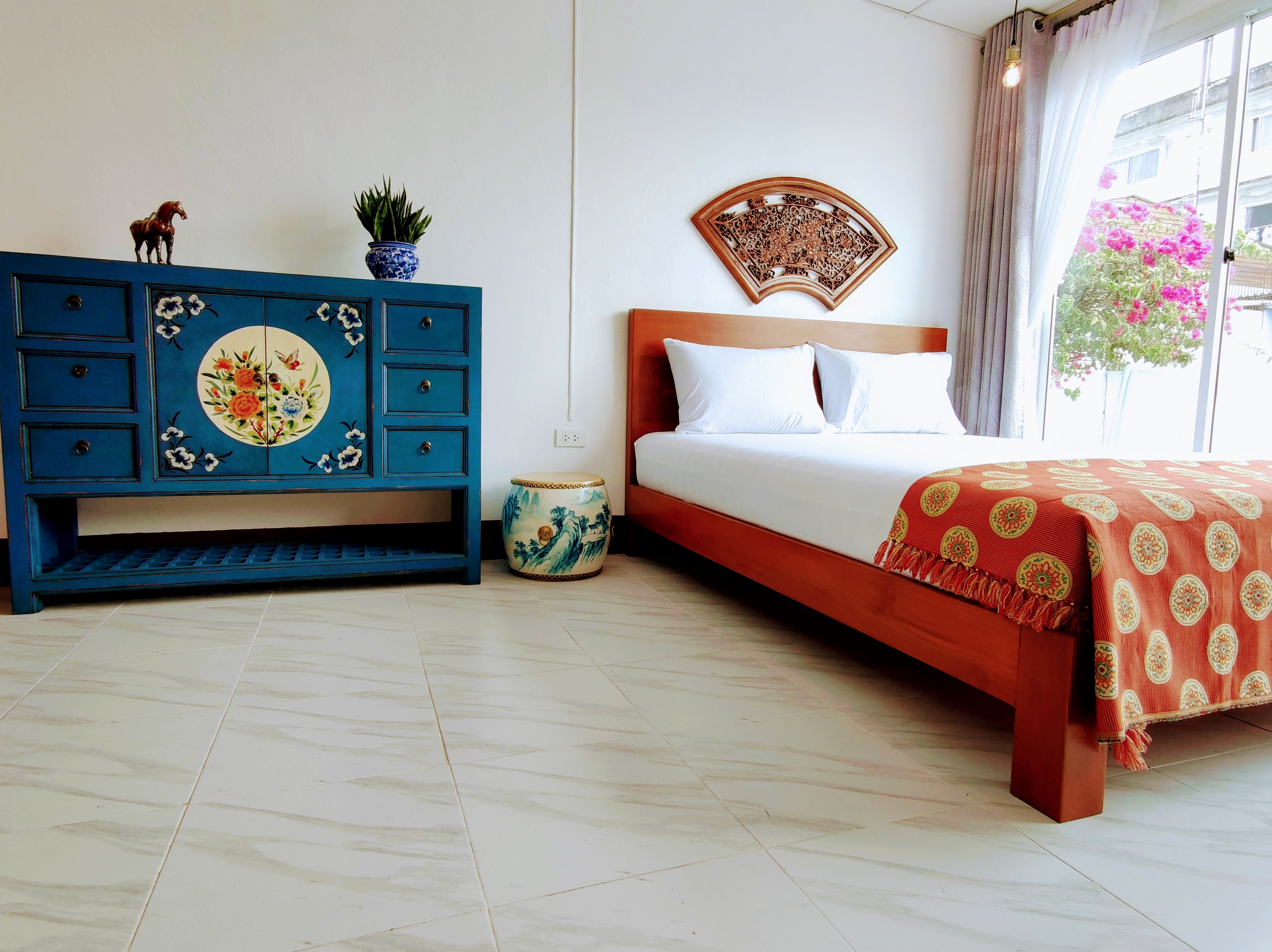 Perfect Escape: Sunny Rooftop EnSuite Oasis