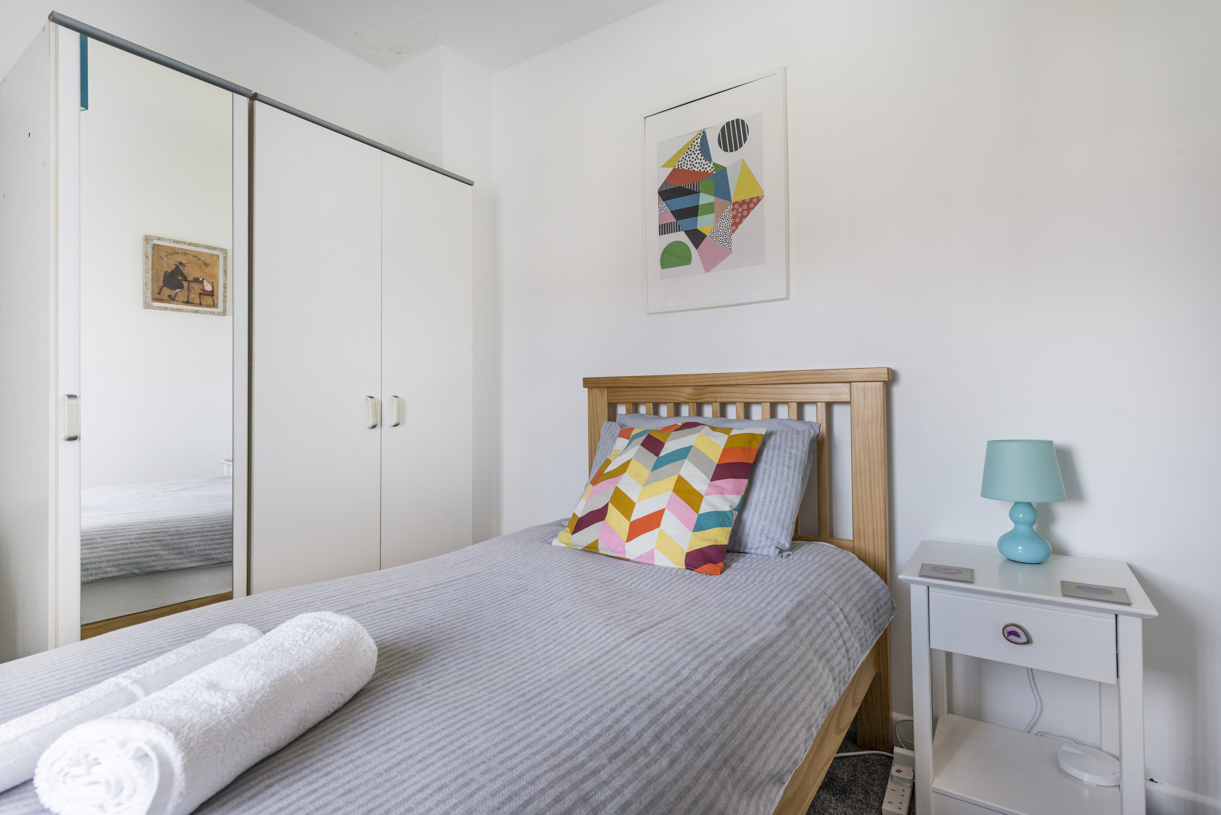 Cosy single room overlooking garden in Southmead, Bristol
