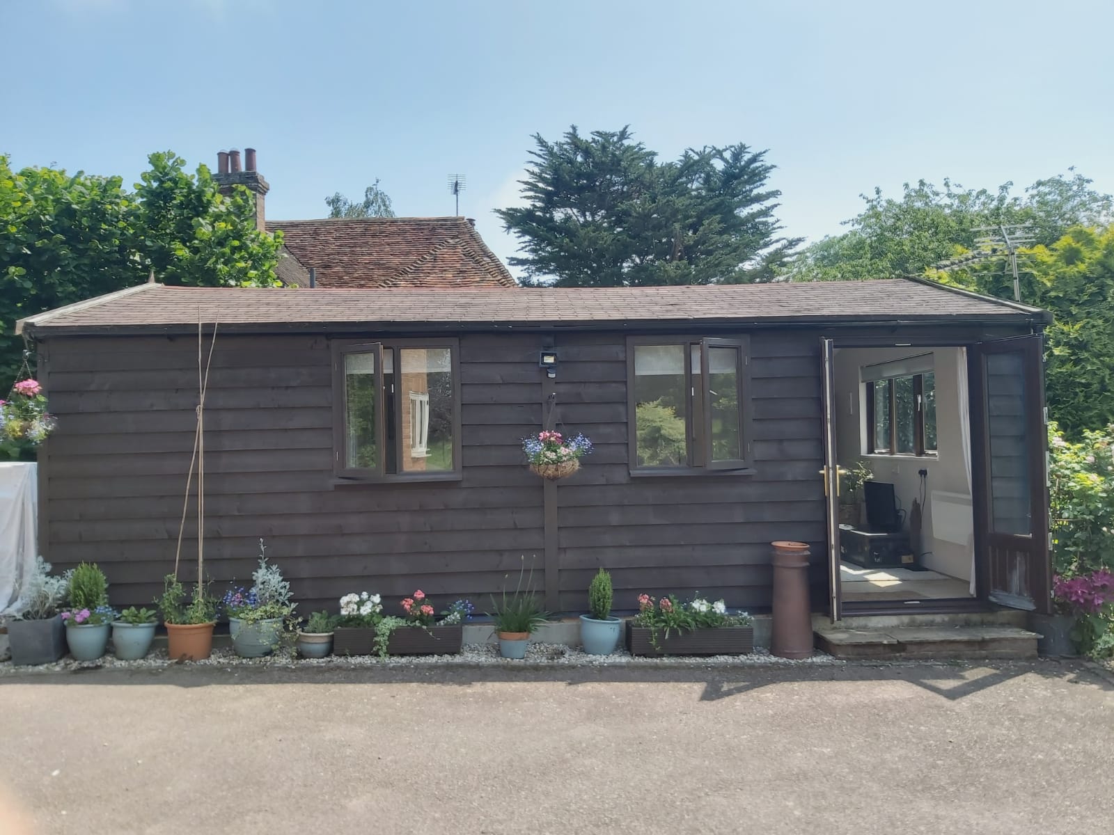 The Hopper Hut; cosy and comfy, EV charging point Farm stays for Rent