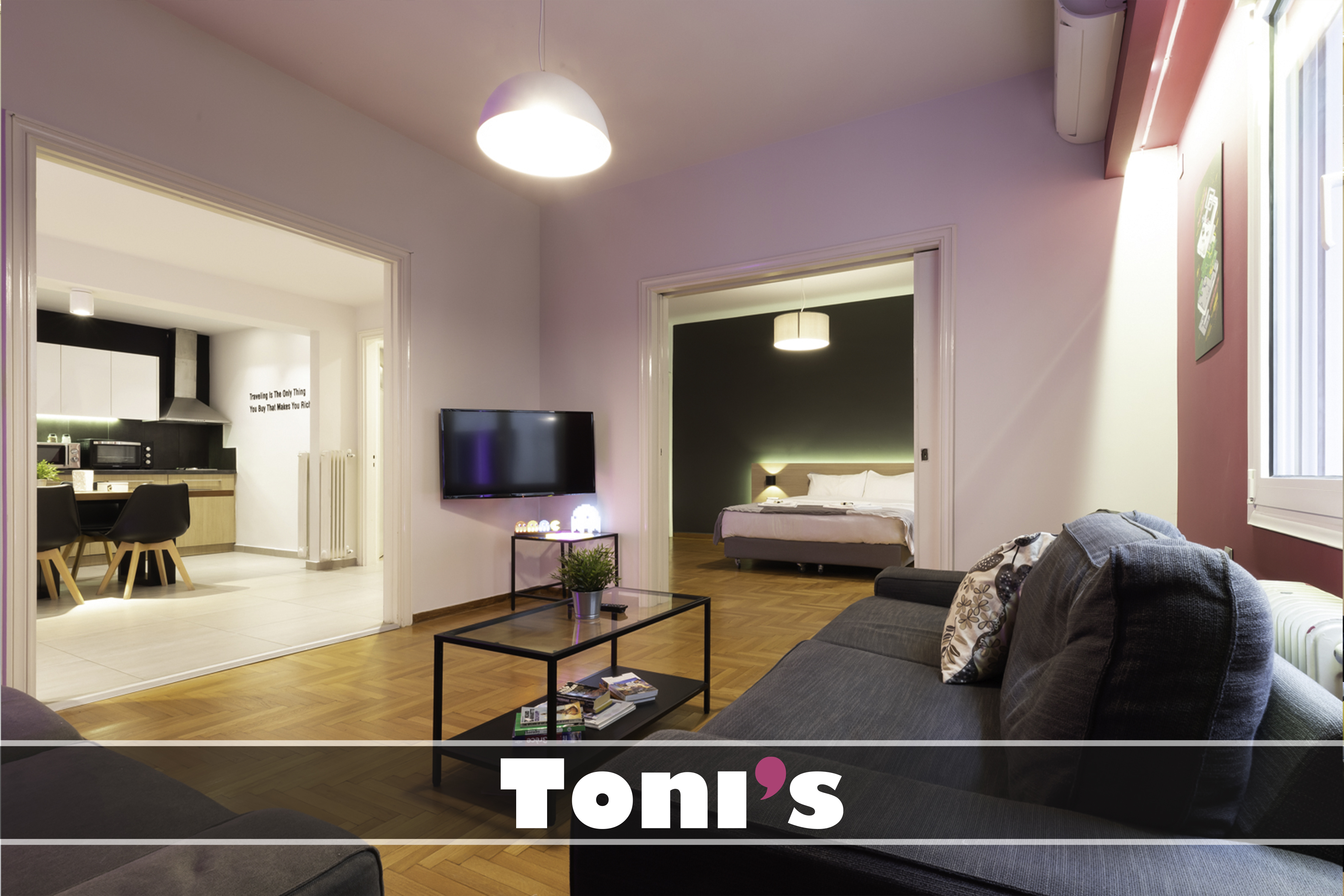 Toni's - Central 3BD Apartment 15 sec to Metro