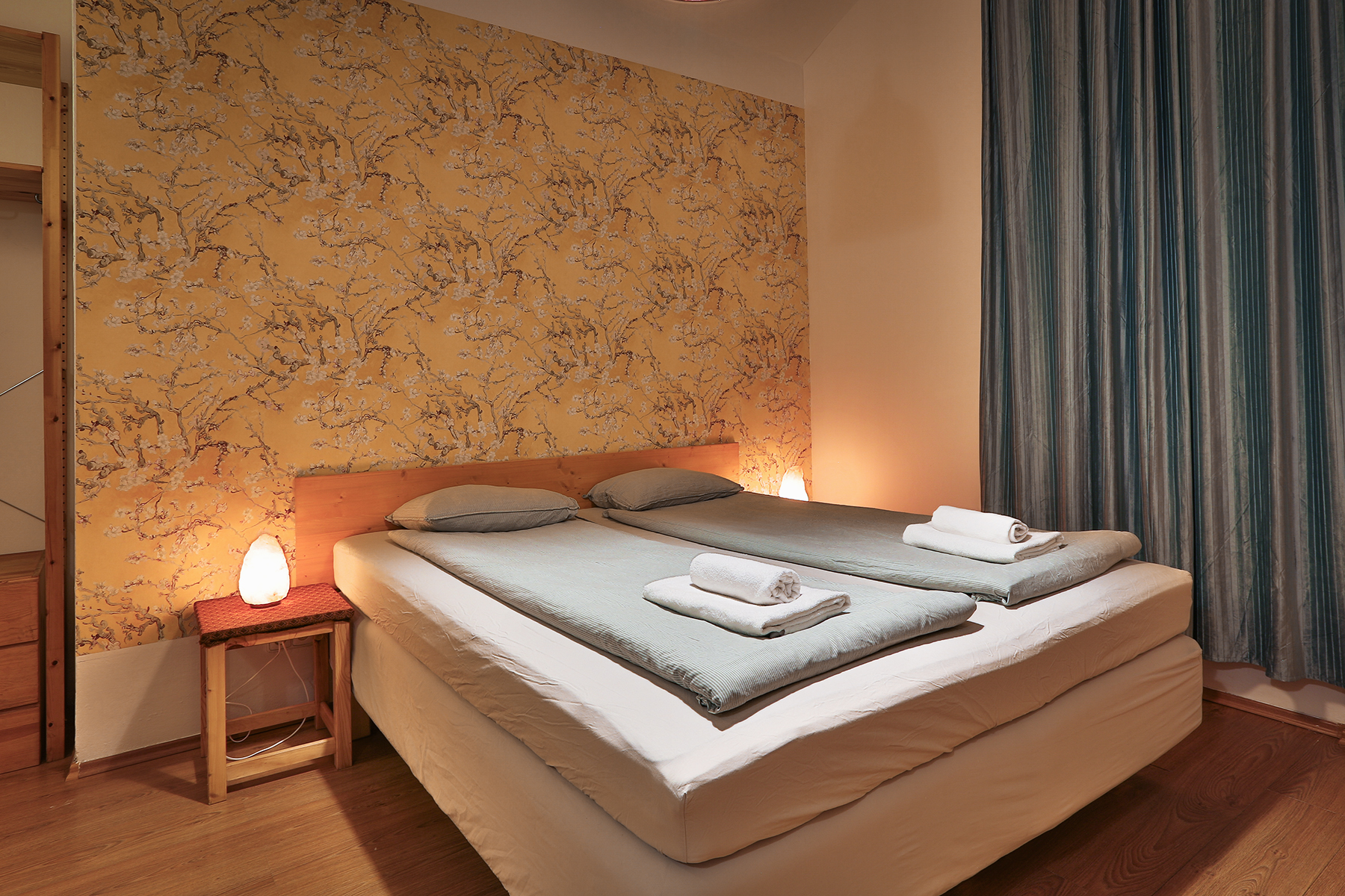 Comfortable, separate room near a park