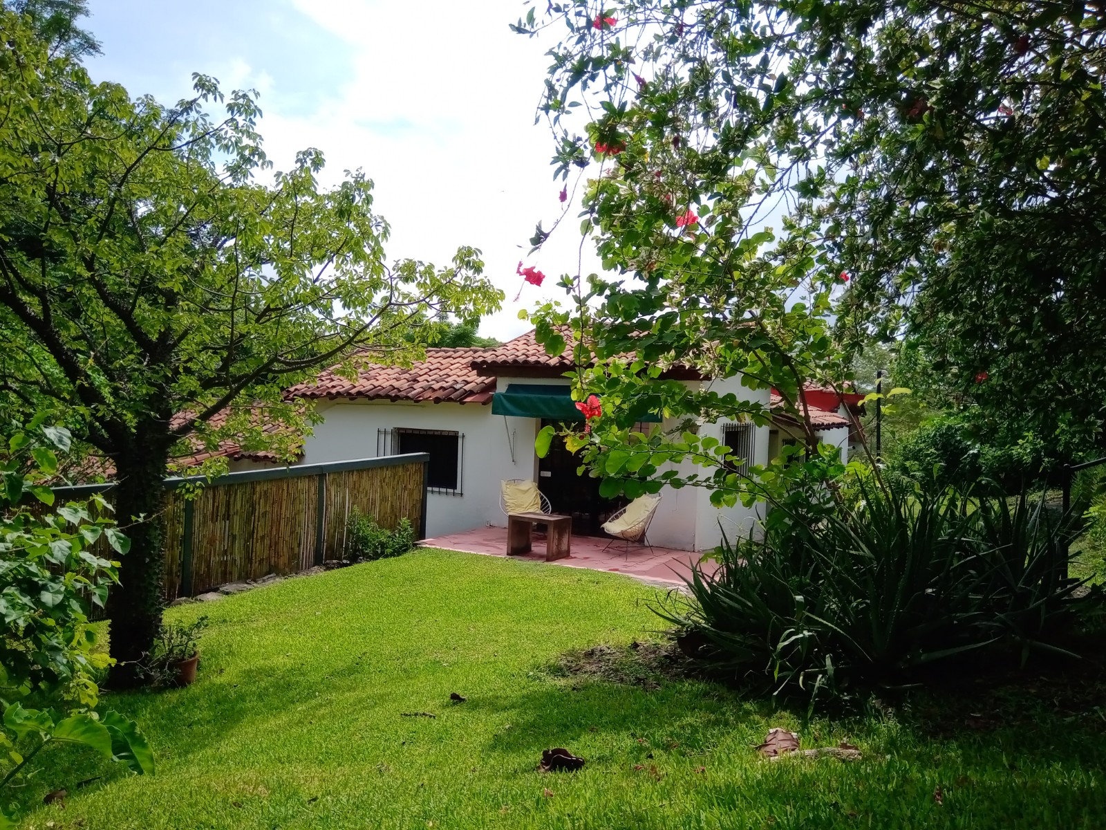 Lorien Casa Rural Jardín y alberca. Pet friendly