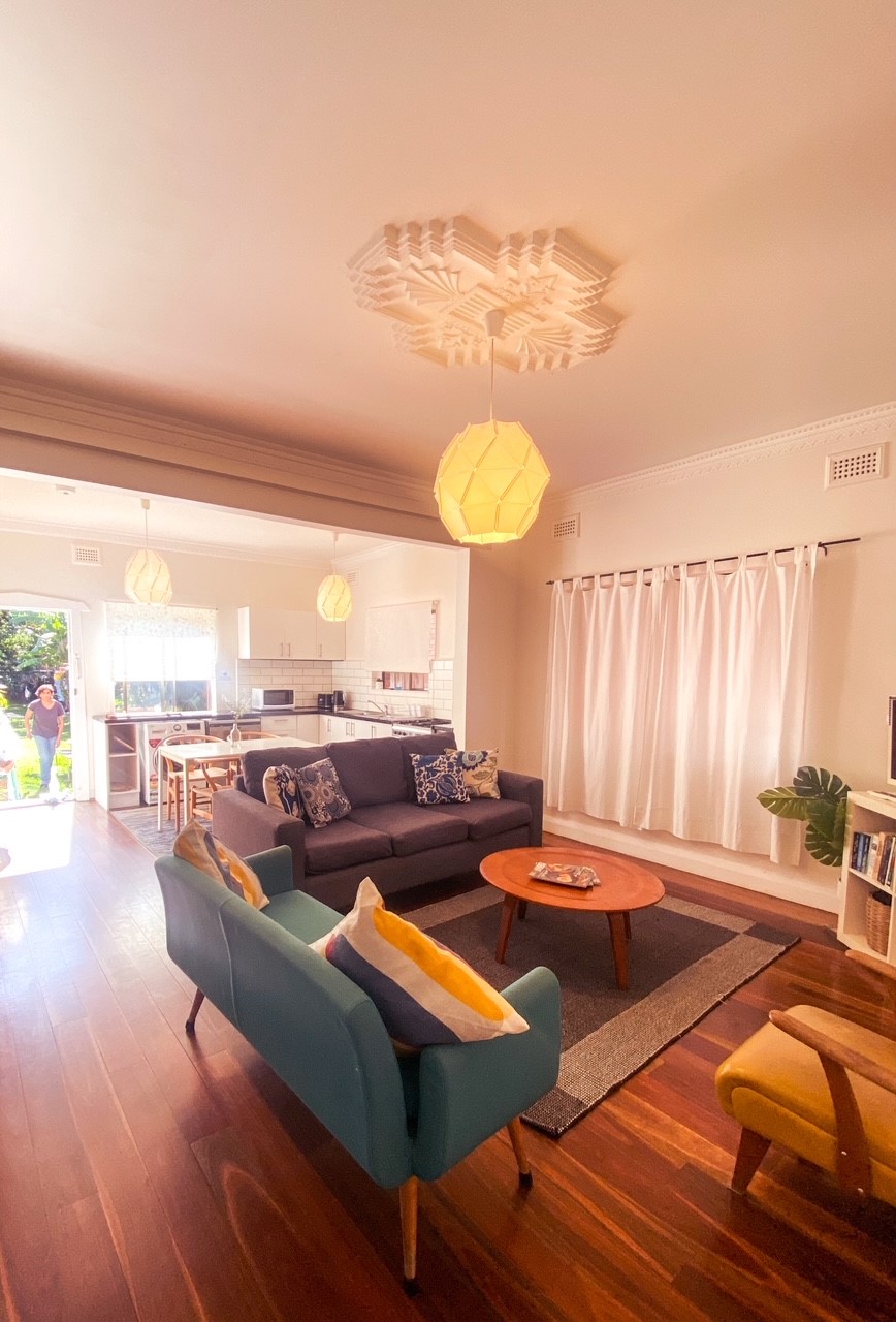 Lovely 2 bedroom & sunroom Bondi Beach Garden Apt