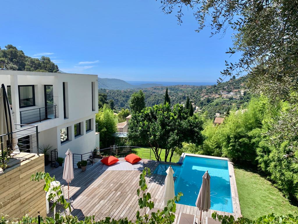 Villa moderne vue mer sur les hauteurs de Nice Maisons à louer à