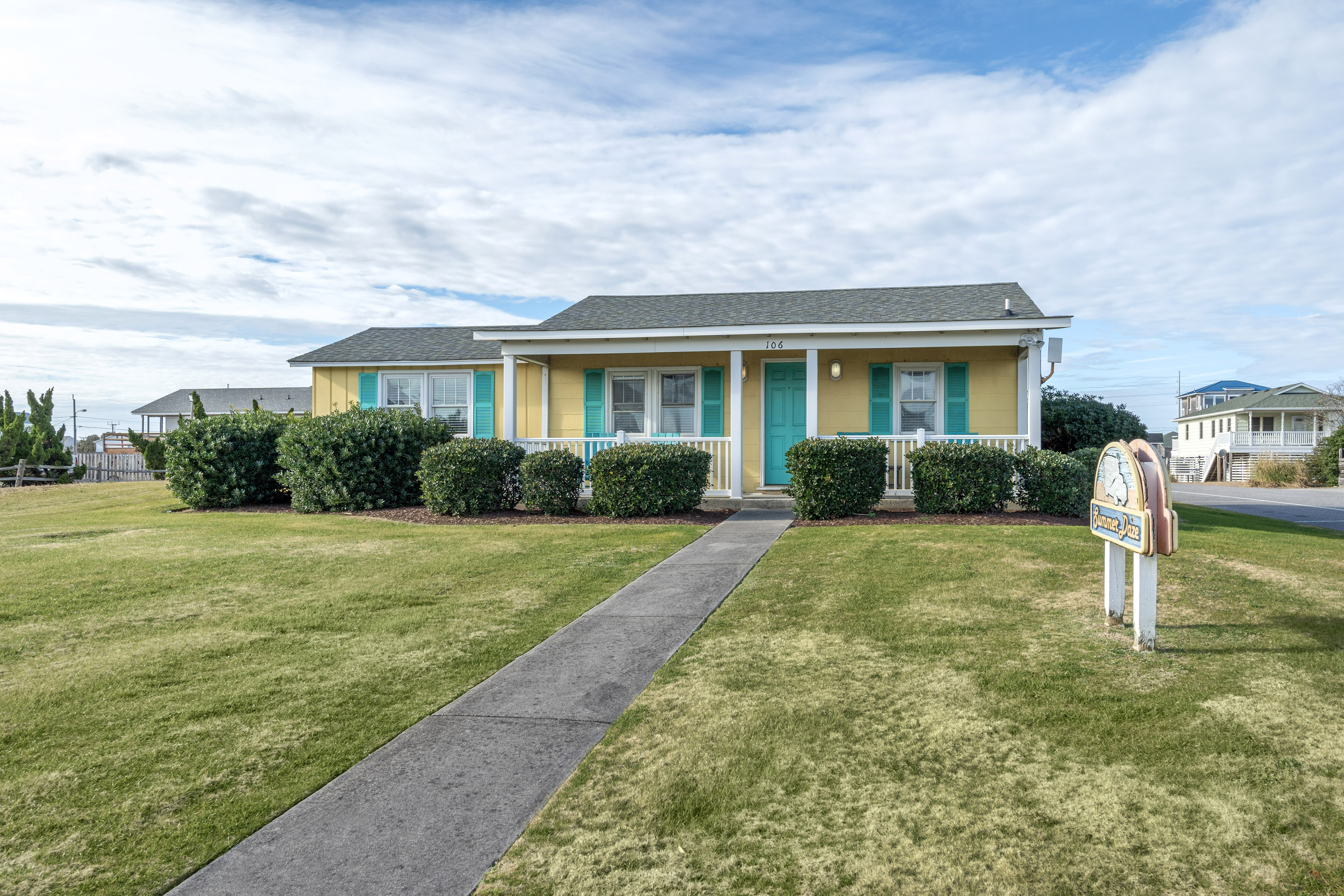 Summer Daze # 148- OBX Fun Decor and Comfort! - Houses for
