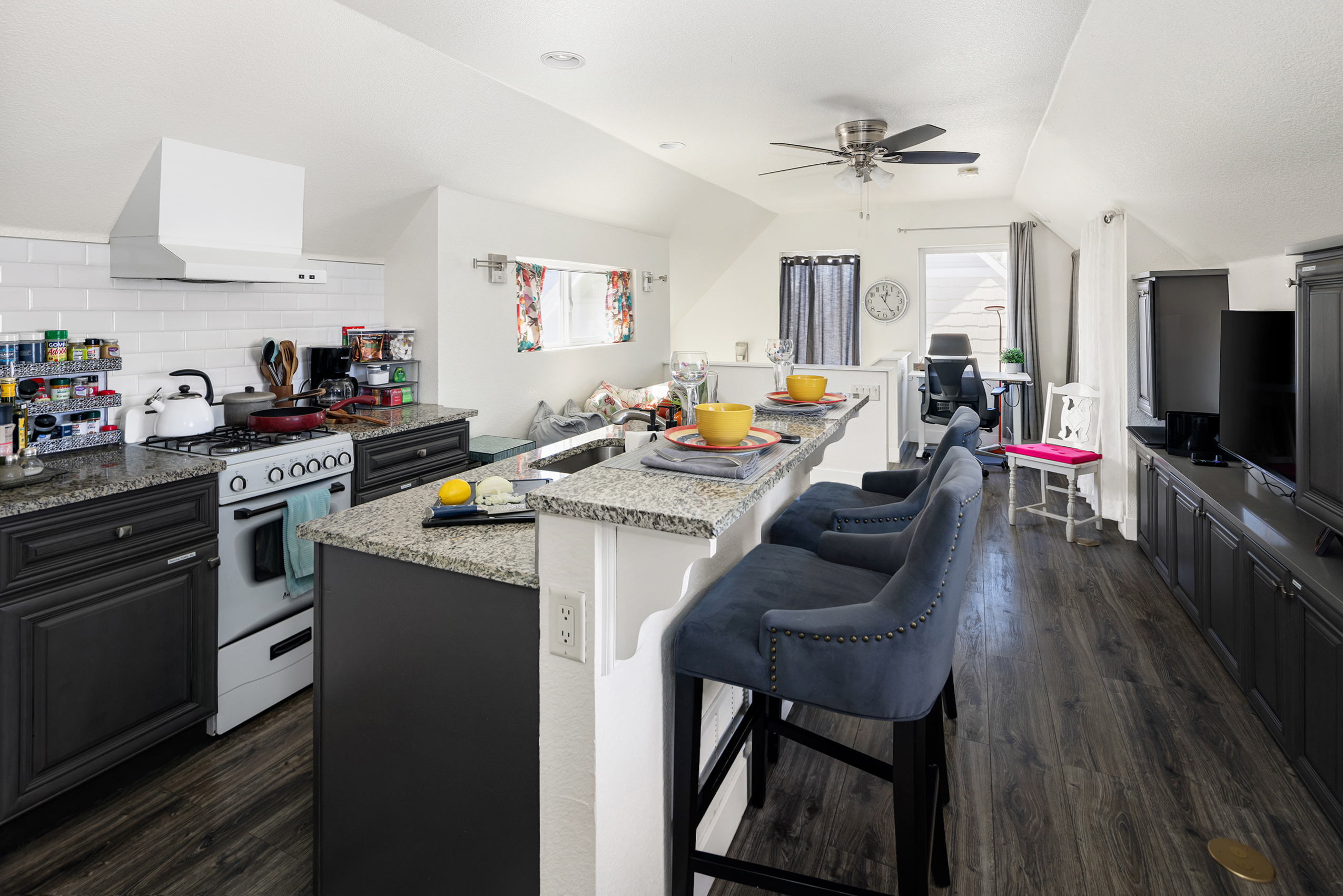 Baker Studio Pet-friendly, Walkable, Patio in Baker, Denver