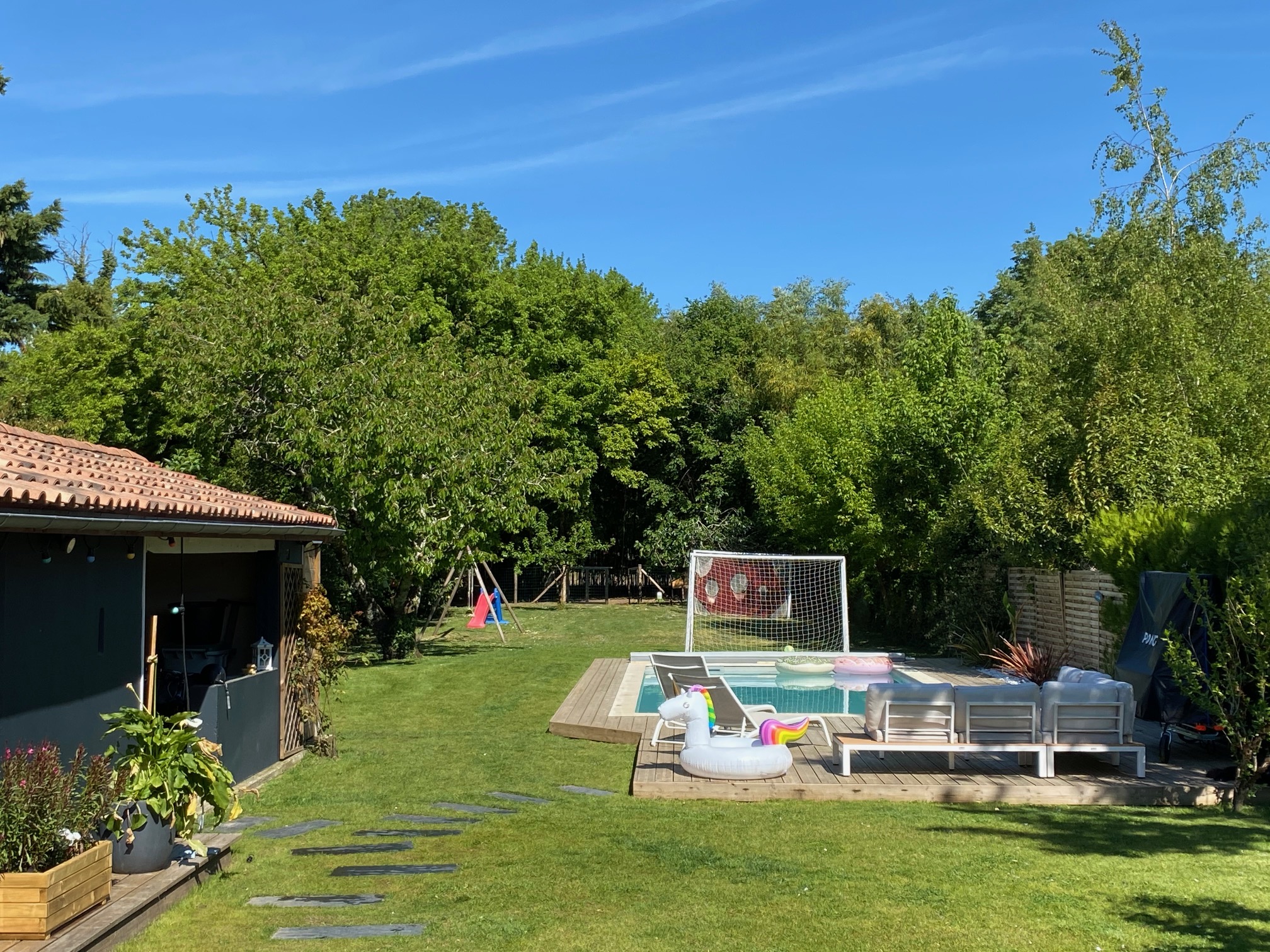 Family house garden pool  near Bordeaux