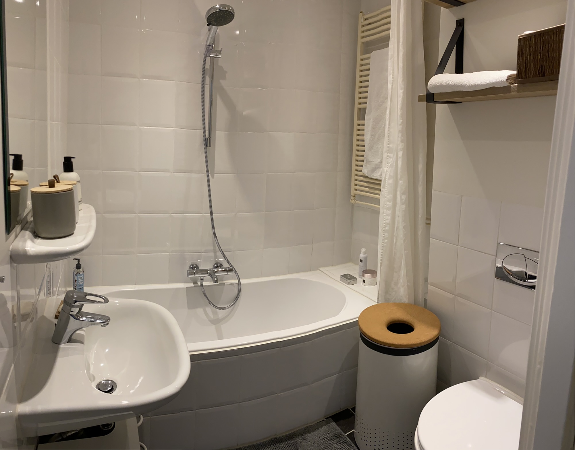 Precioso apartamento de 2 dormitorios con patio trasero soleado y