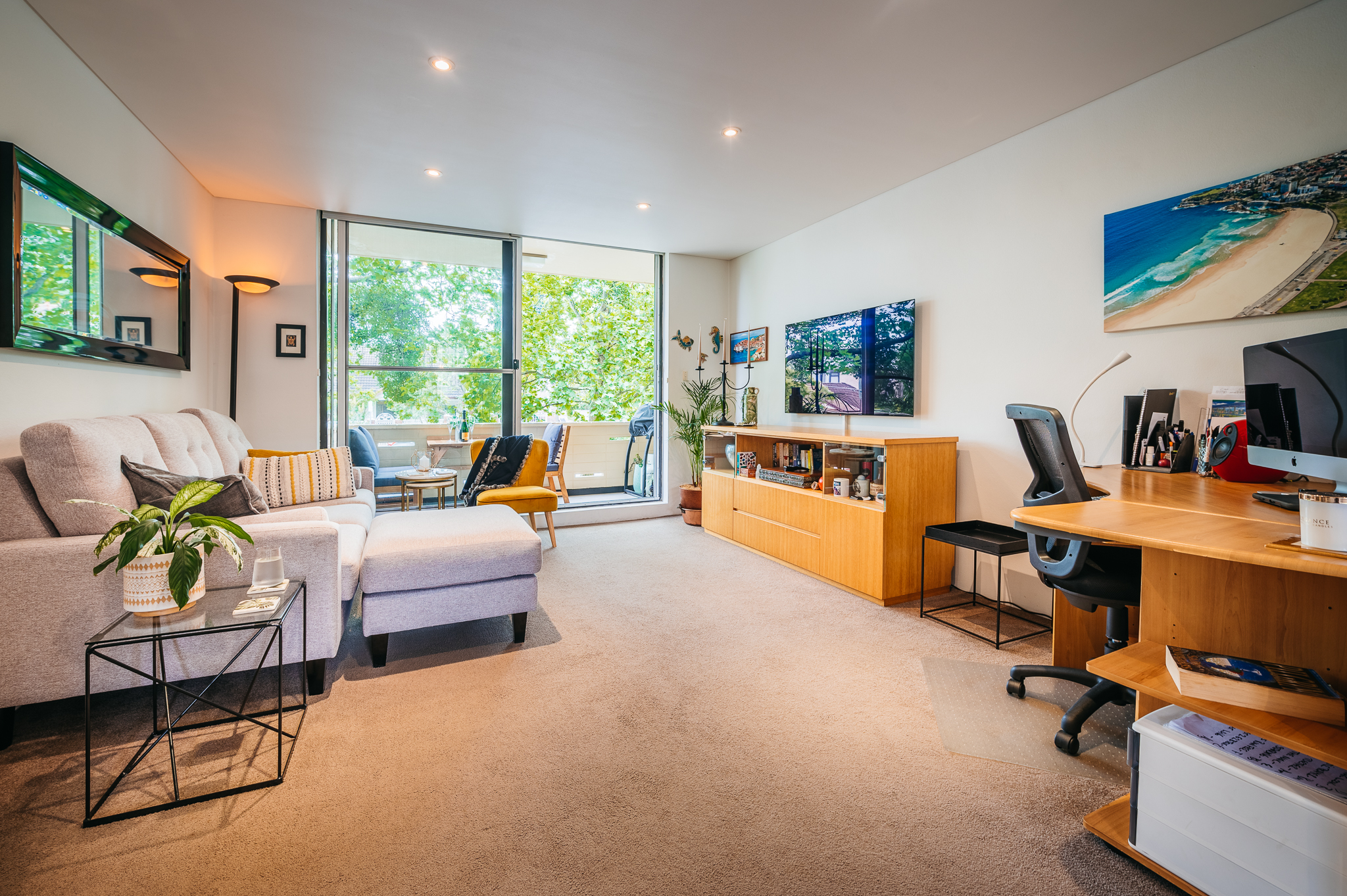 Spacious comfortable 2 bedroom. Handy location. in Randwick, Sydney