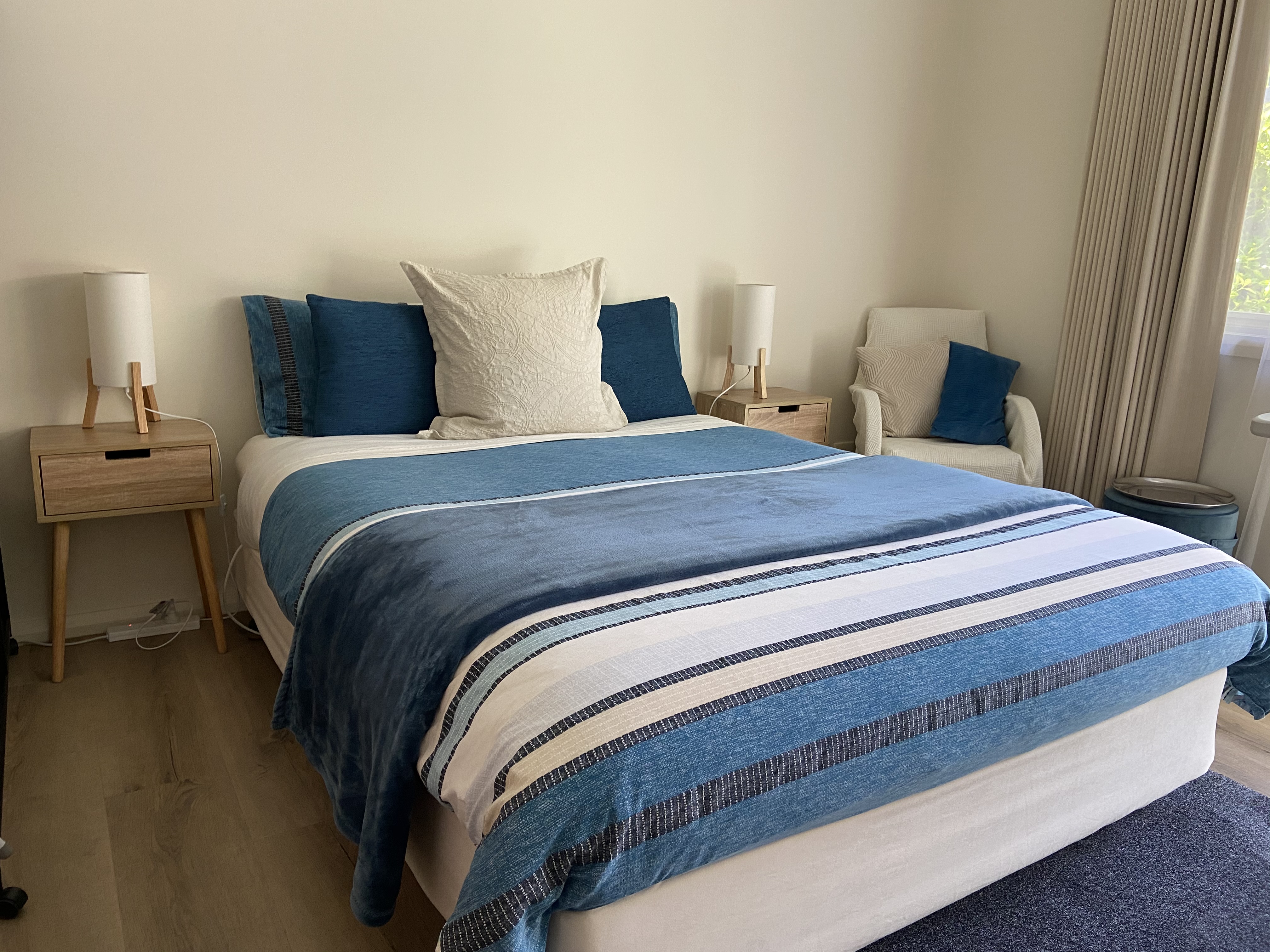 Self-contained Gem! Continental breakfast included