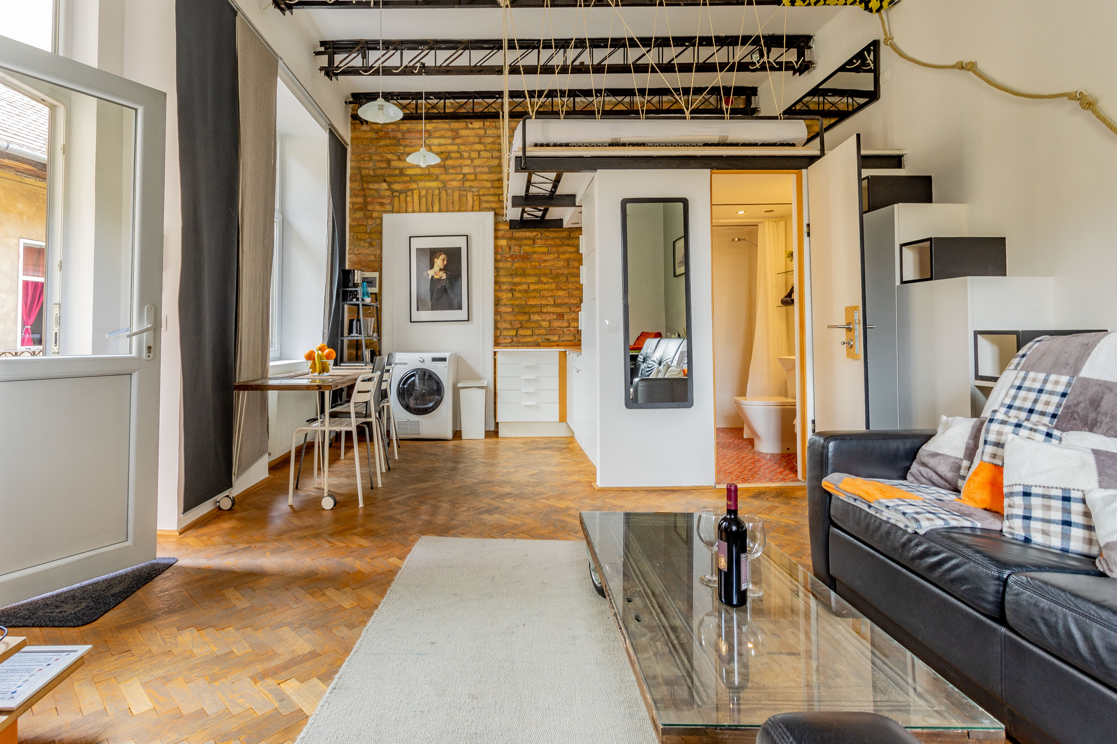 Stylish, unique 2rooms/4bedsCityflatwAC in VIII. kerület, Budapest