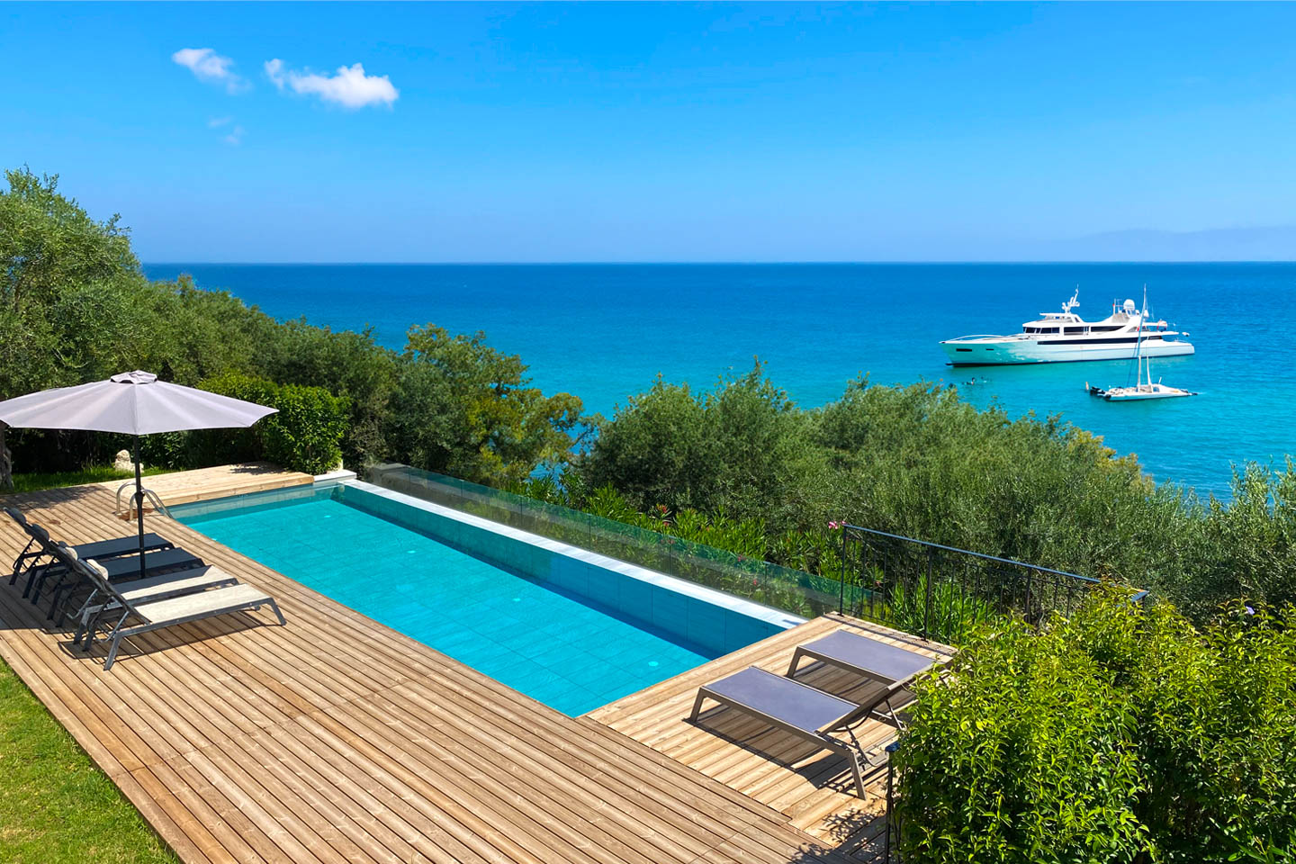 Villa Apanemia Mare