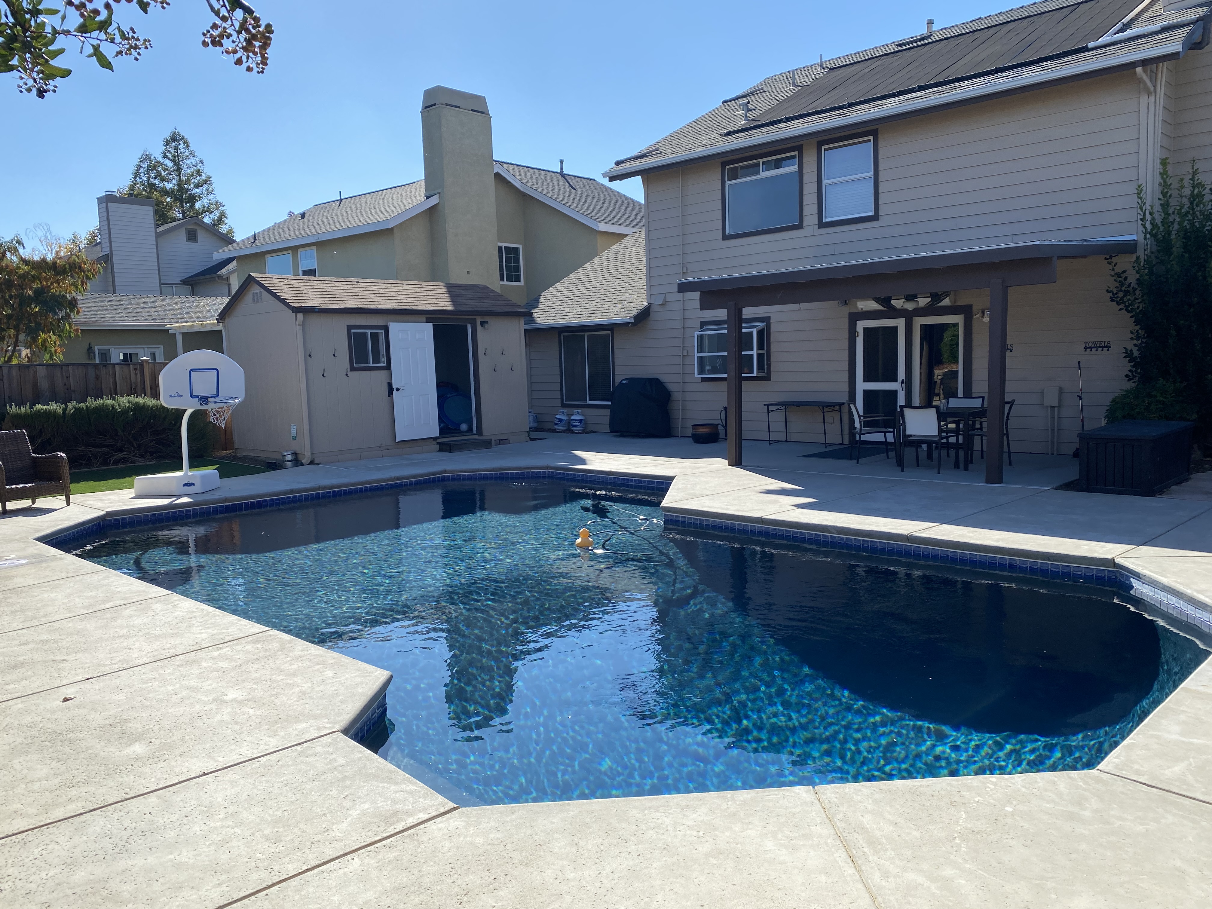 Parlor games and pool - spacious, welcoming home.