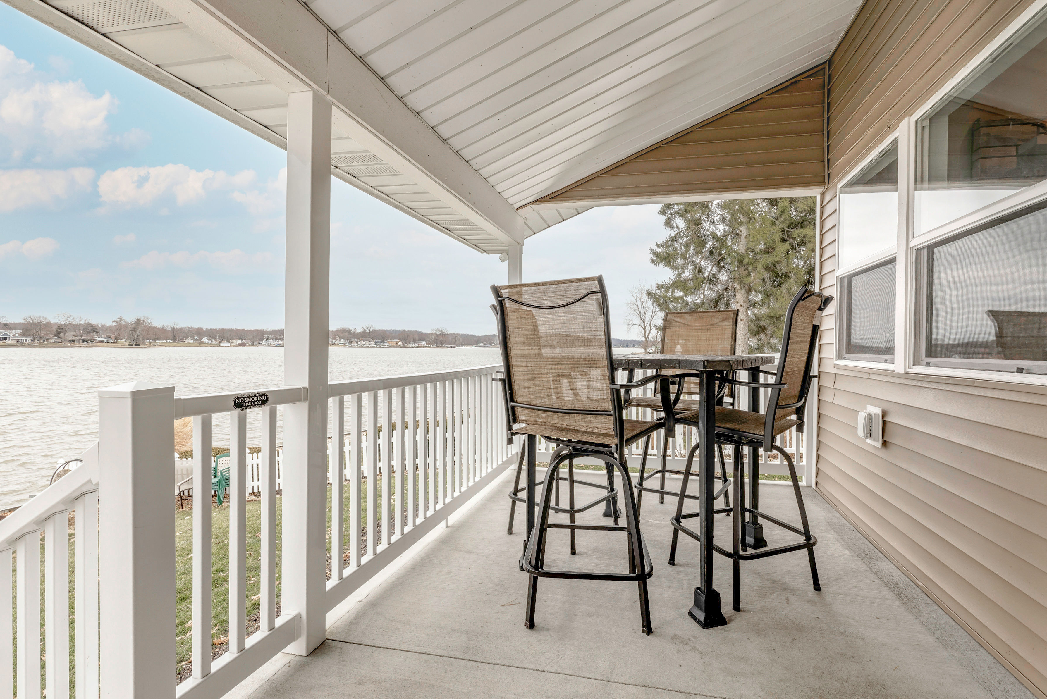 Little House on Buckeye Lake Cottages for Rent in Thornville, Ohio