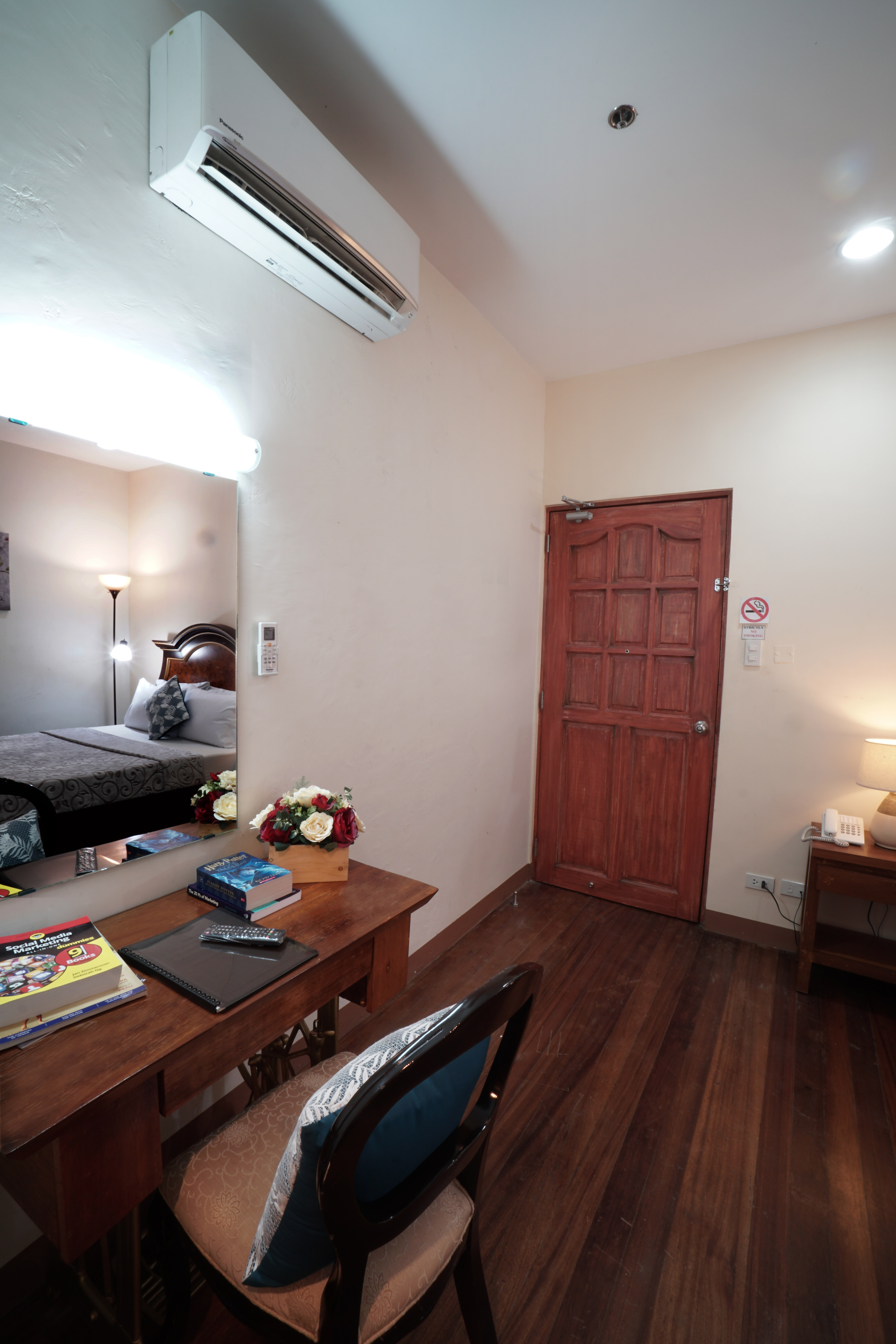 HotelHome Near US Embassy Manila, Philippines Airbnb