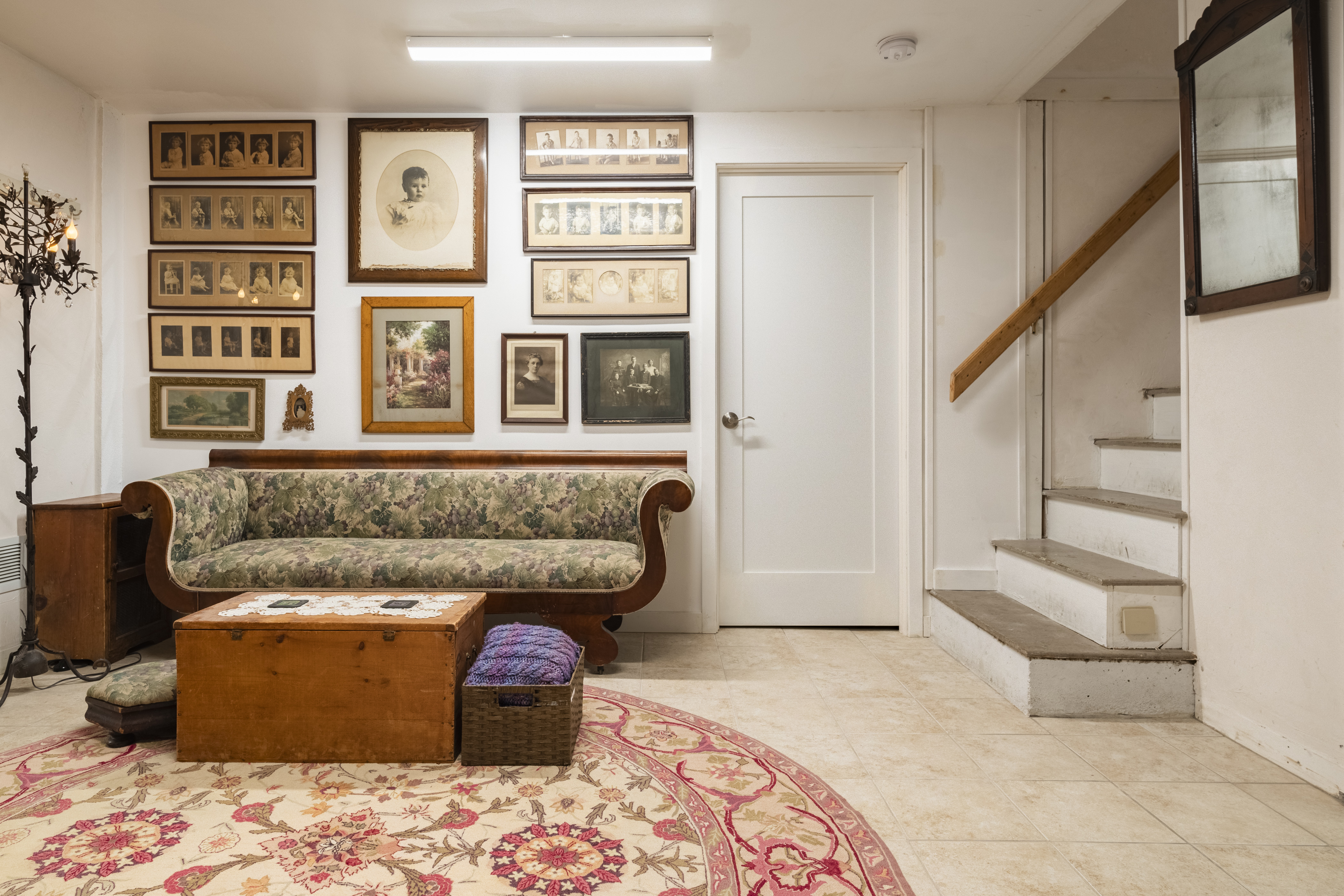 Lower level private room and bath in Savin Hill