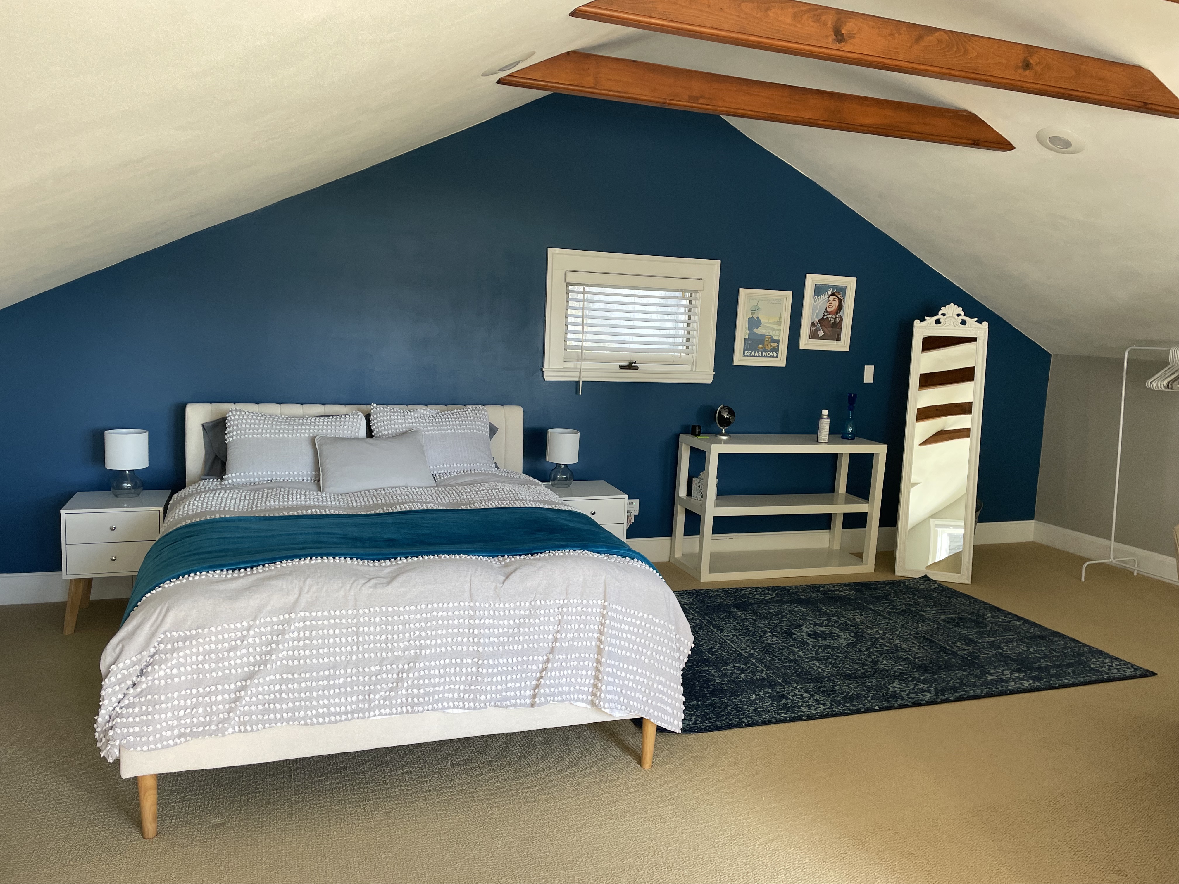 Private Studio Apartment, Water Views & Walkable