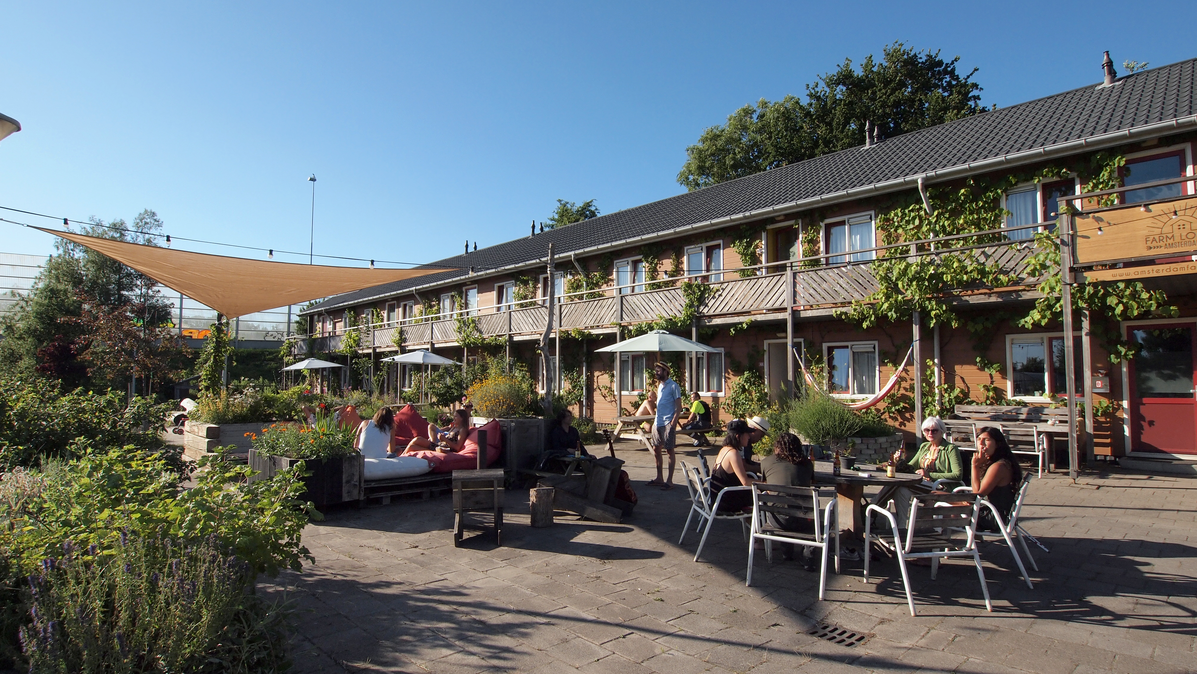 Off the beaten track: quircky place in green area — Amsterdam stay