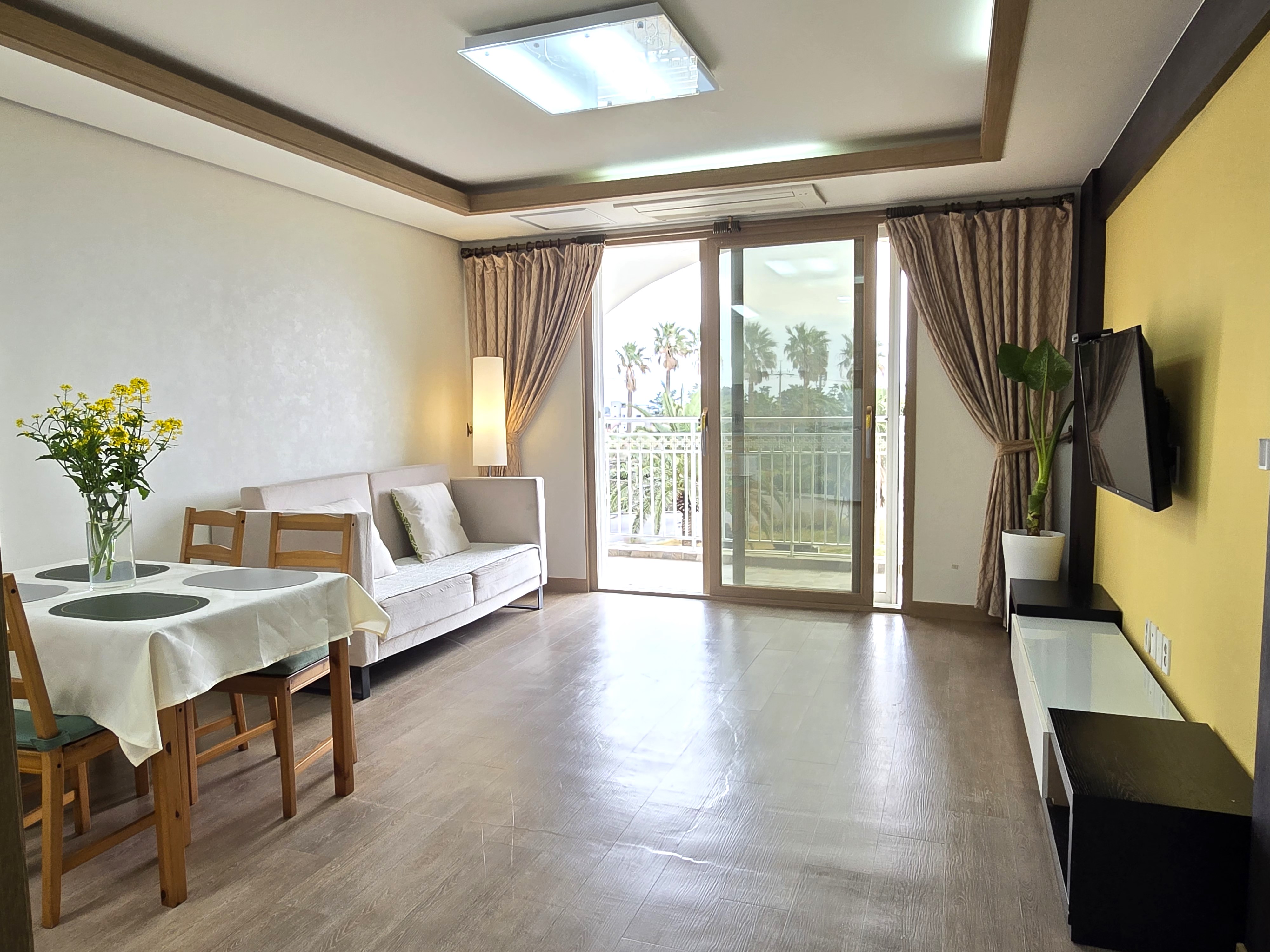 Sanbangsan and Sagye Sea # Family Room