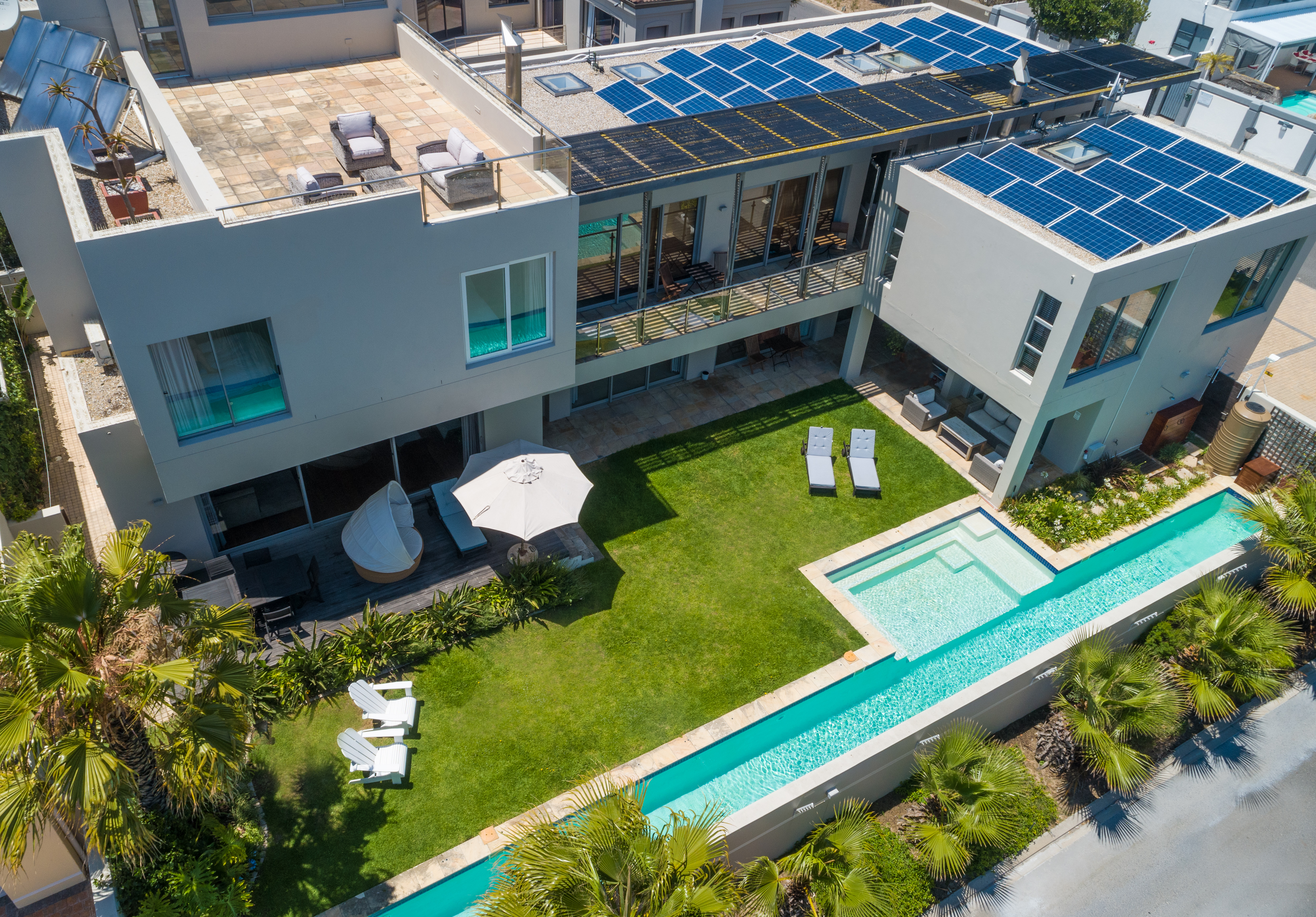 da House-luxury family apartment (solar powered) in Ward 4, Cape Town