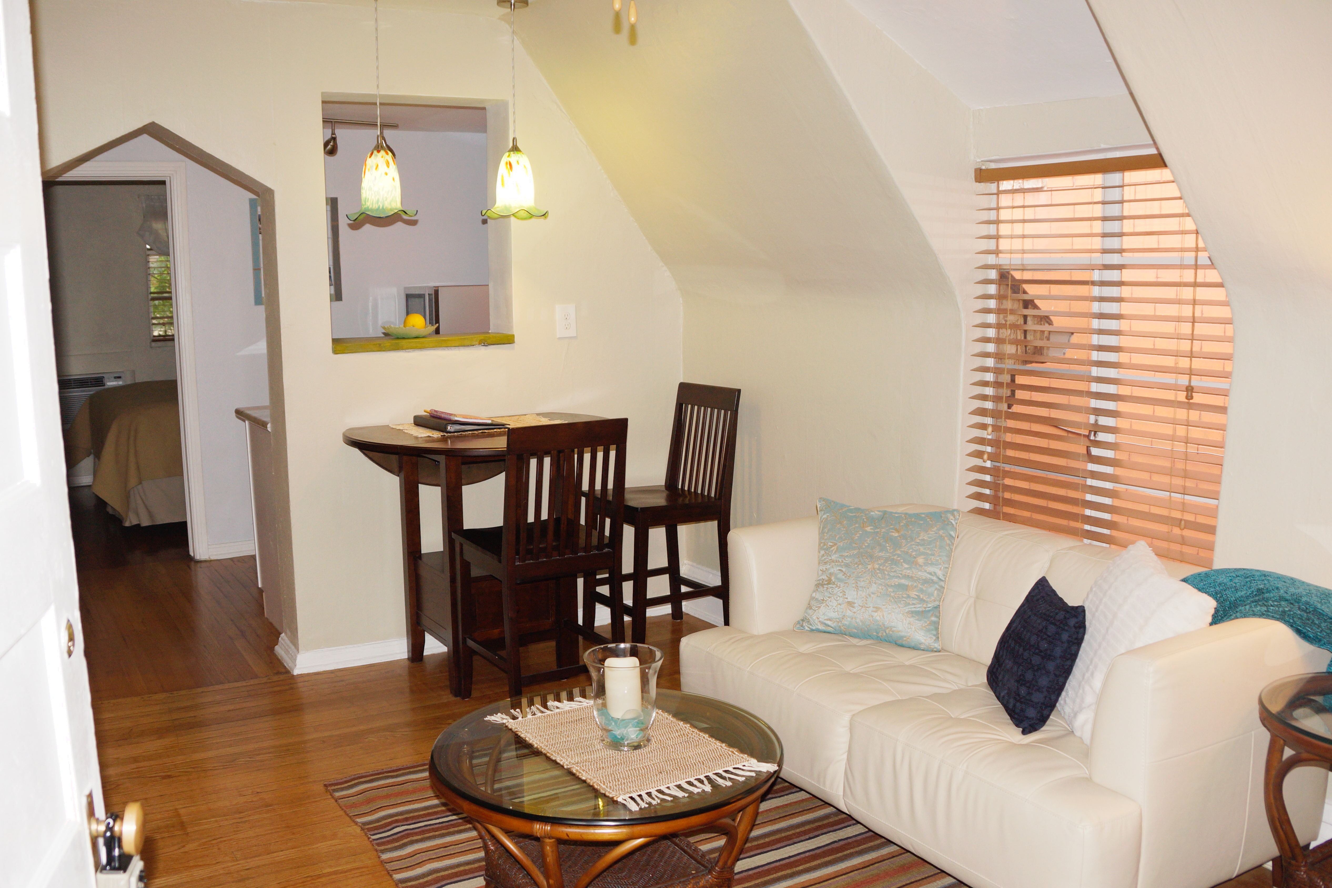 3 Skylight,cute,quiet, 5% off 6 mo stay,no smokng in City Park West, Denver