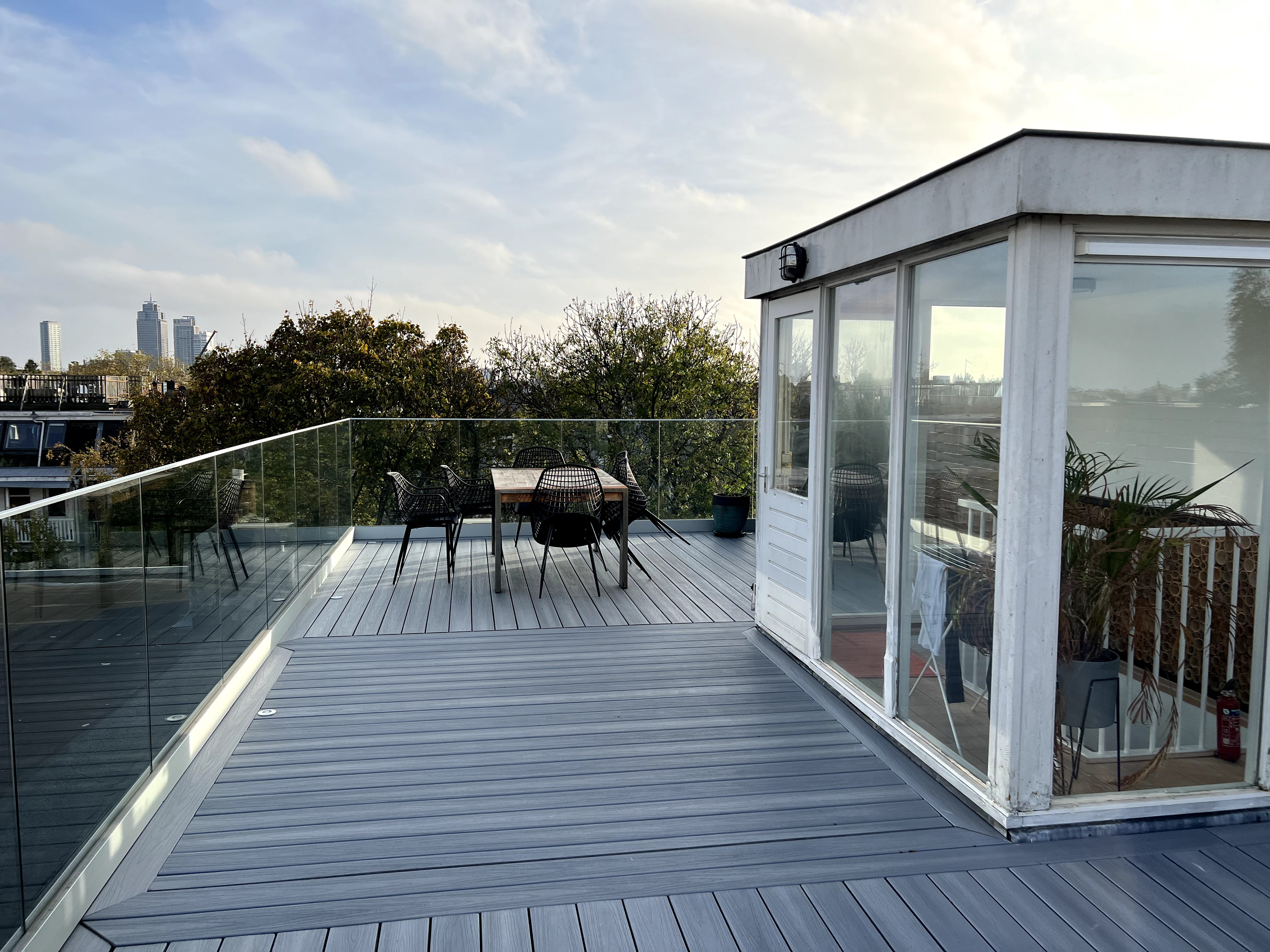 2 Bedroom + Roof Terrace in Heart of De Pijp โ Amsterdam stay