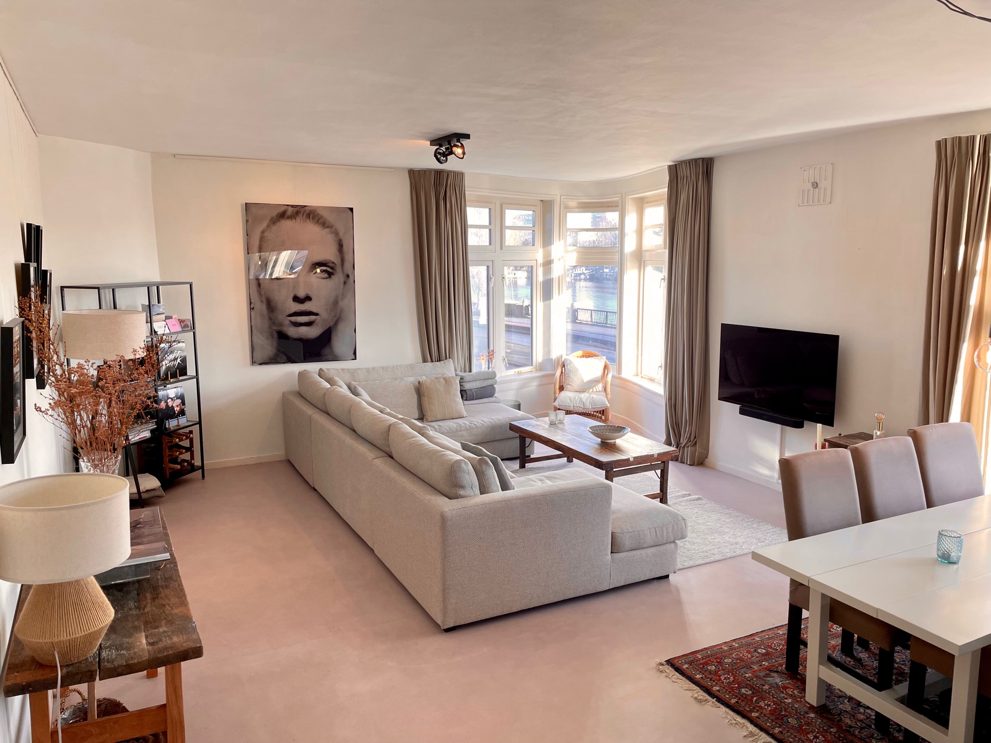Spacious canalside apartment perfect for WFH — Amsterdam stay