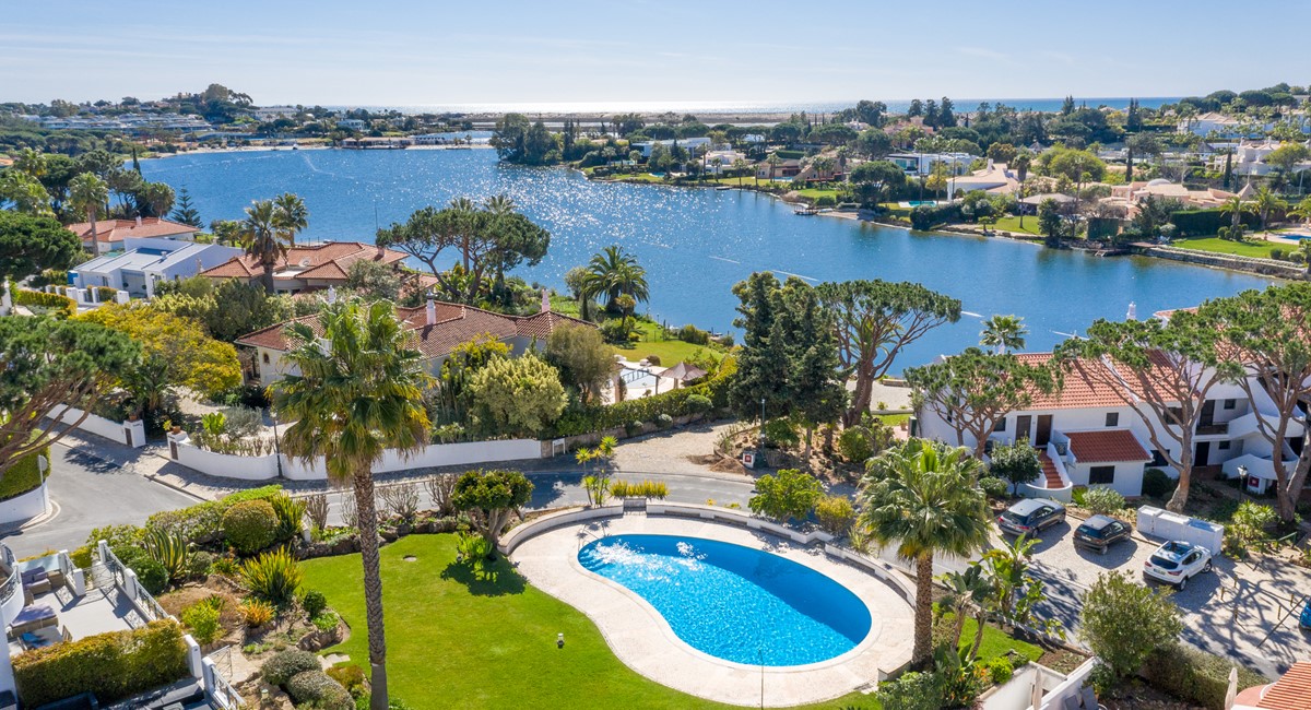 2 Bed Townhouse in Lakeside Village Quinta do Lago Houses for Rent in