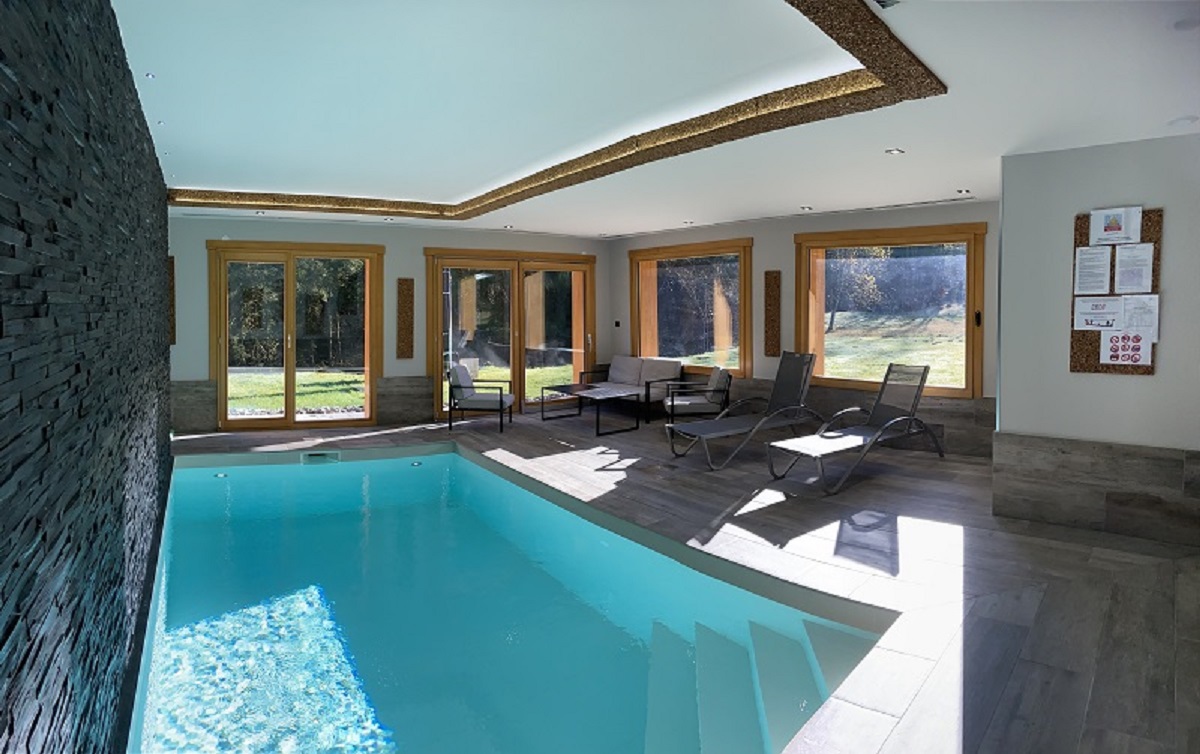 CHALET LUXE VOSGES SAUNA PISCINE INTERIEURE PRIVE - Chalets à louer à  Ferdrupt, Grand Est, France