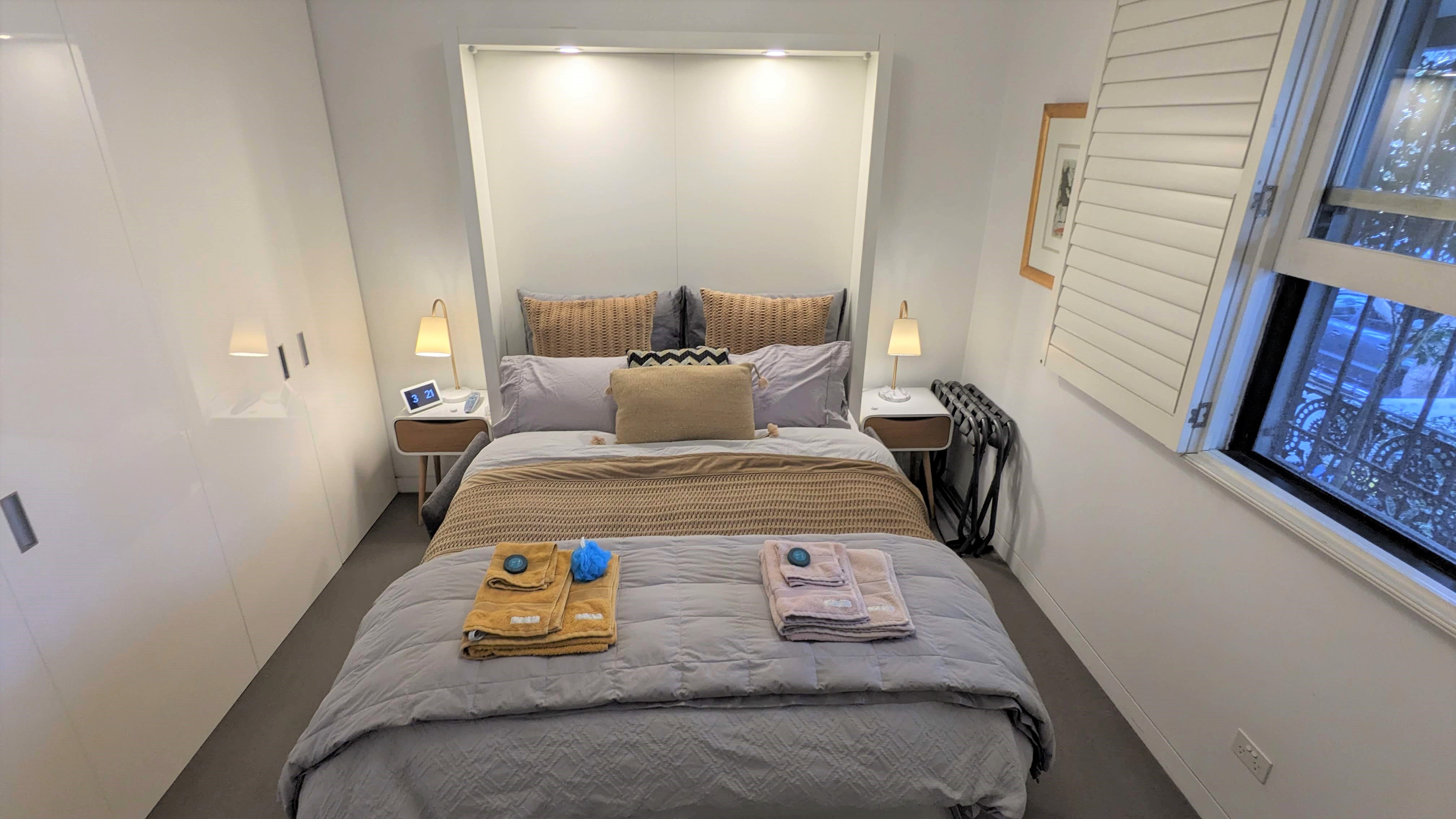 Luxury & privacy close to city, transport, shops