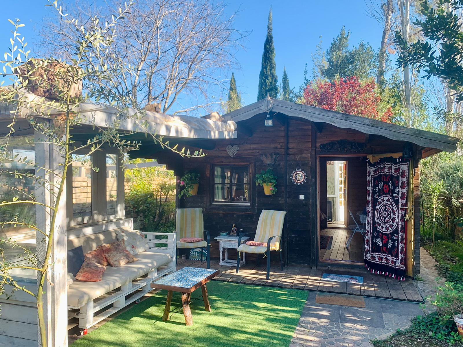 CASITA DE MADERA CON JACUZZI EN EL JARDÍ DEL TAO, Cabañas en alquiler en Gandia, Comunidad