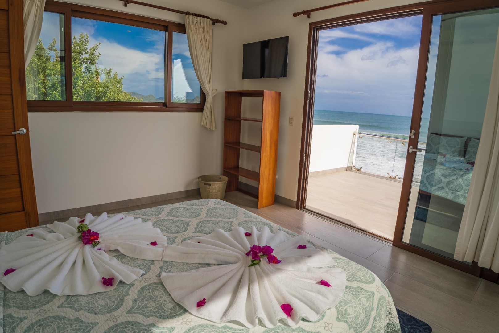 Ventana a las Olas (main house only): Colorados Surf Break (max 6)