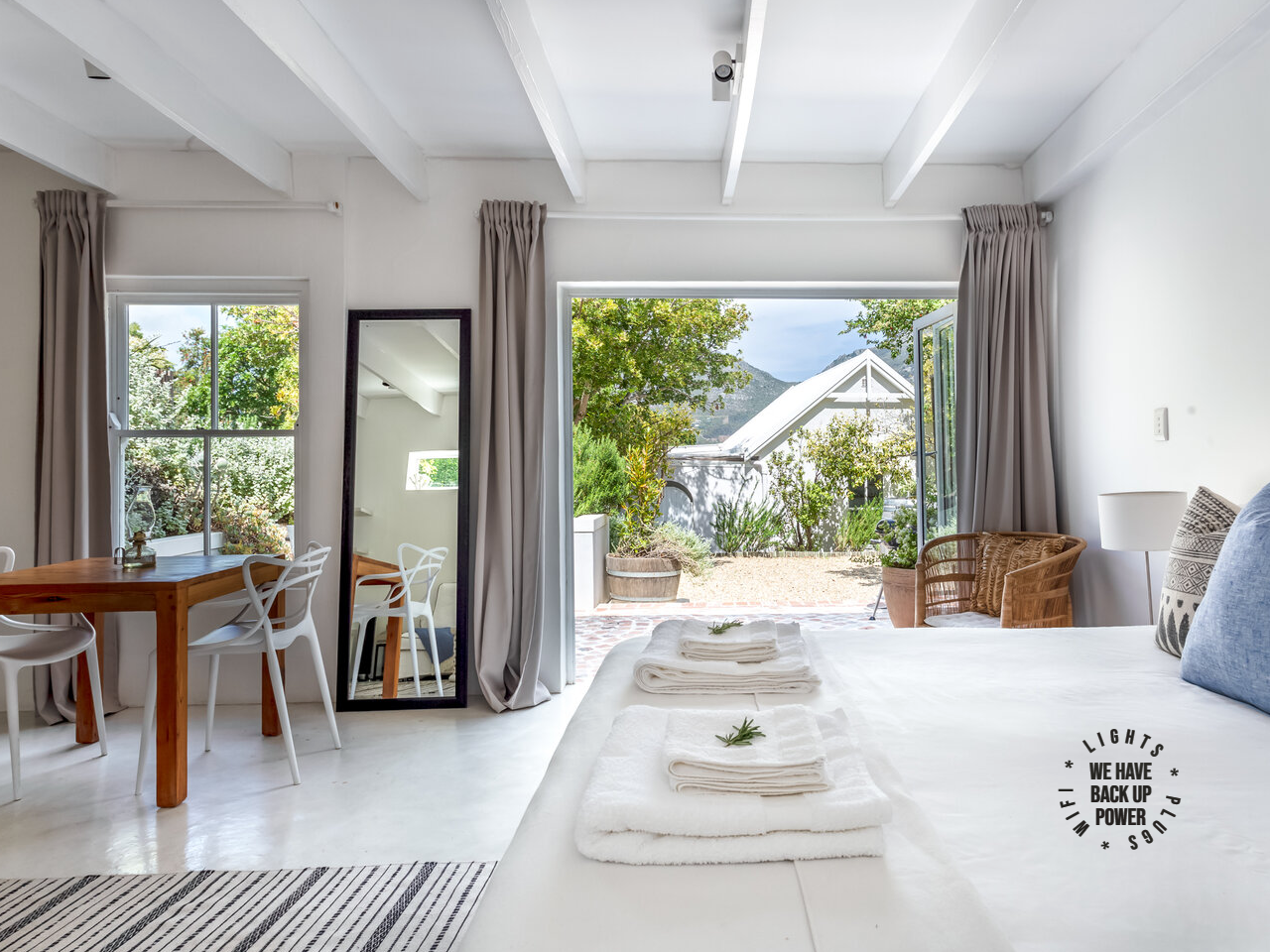 Owl Studio (Pool, Sea &Mountain Views)