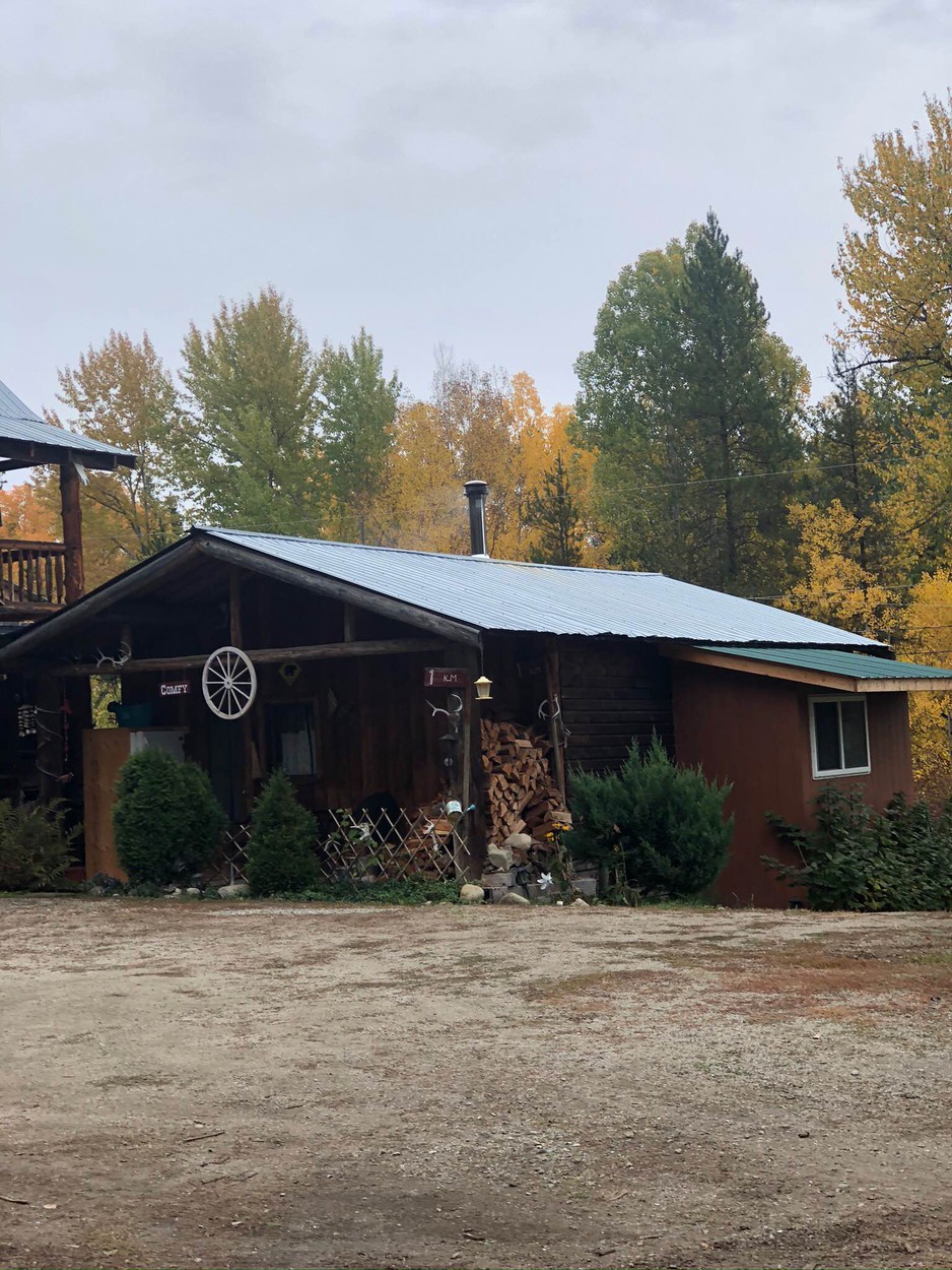 Carmi Station Comfy Cabin Cabins for Rent in Beaverdell, British